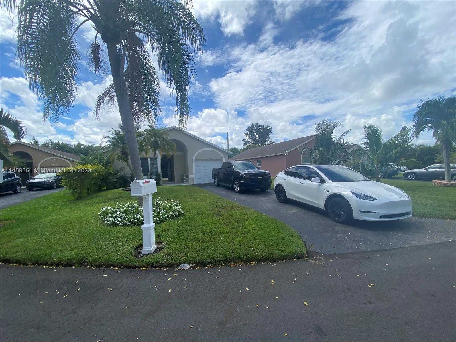 Beautiful house with updated 3 bedroom 2 bathroom with impact windows & doors and ready to be enjoyed by a wonderful tenant.Perfect for a family and very centrally located.Rapid approval.