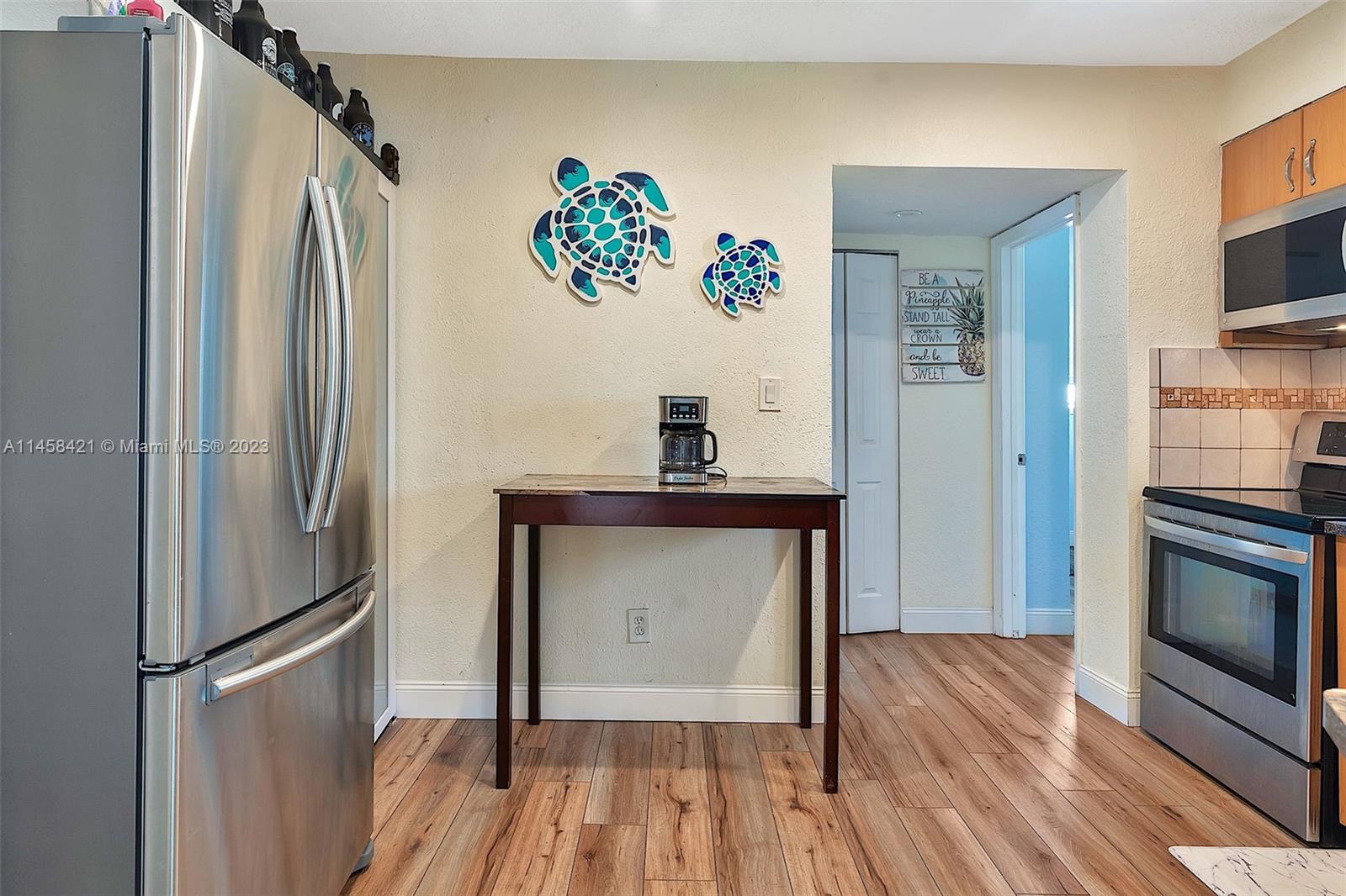 Listing Photo 11