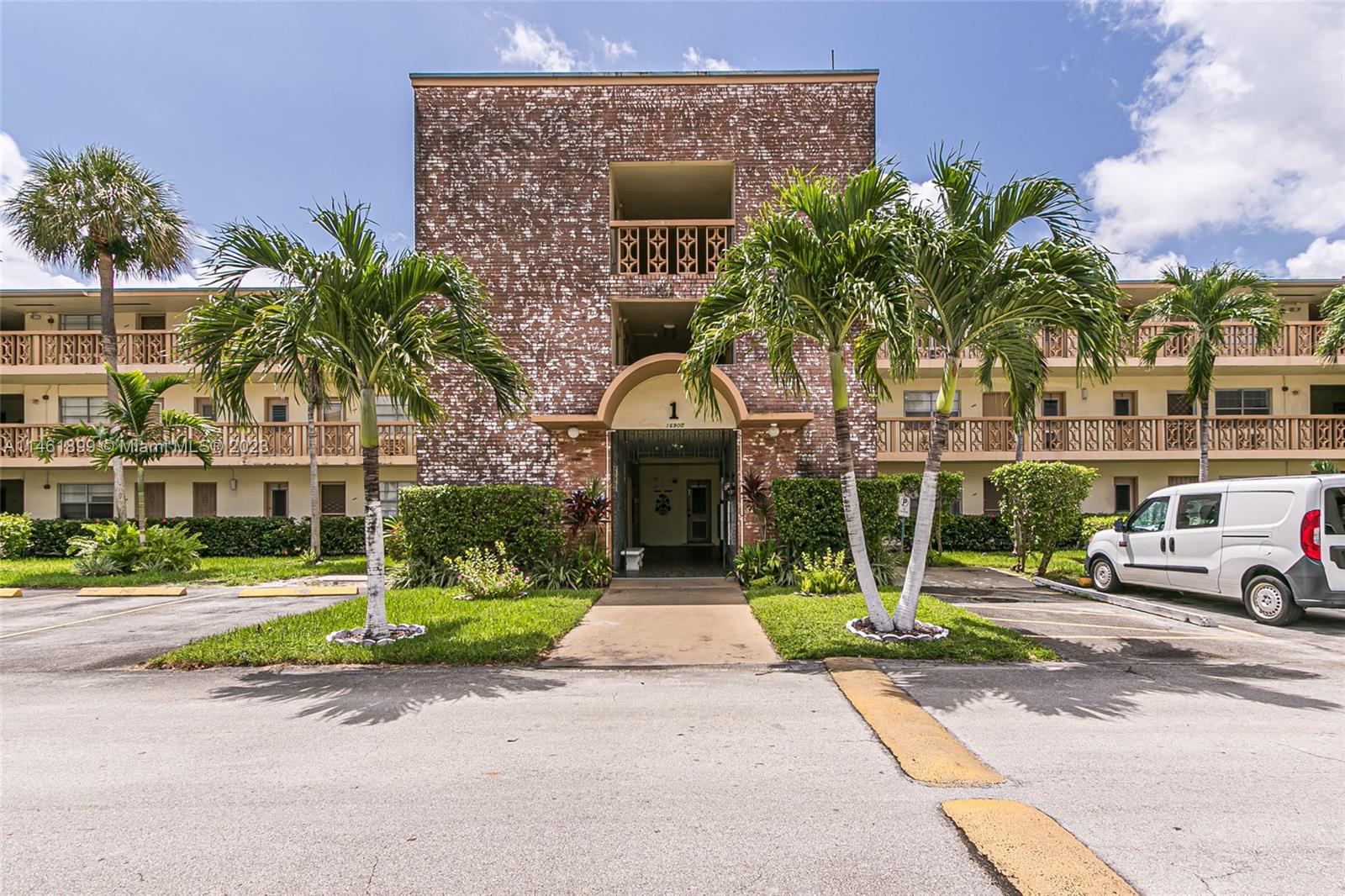 16900 NE 14th Ave #301 For Sale A11461899, FL