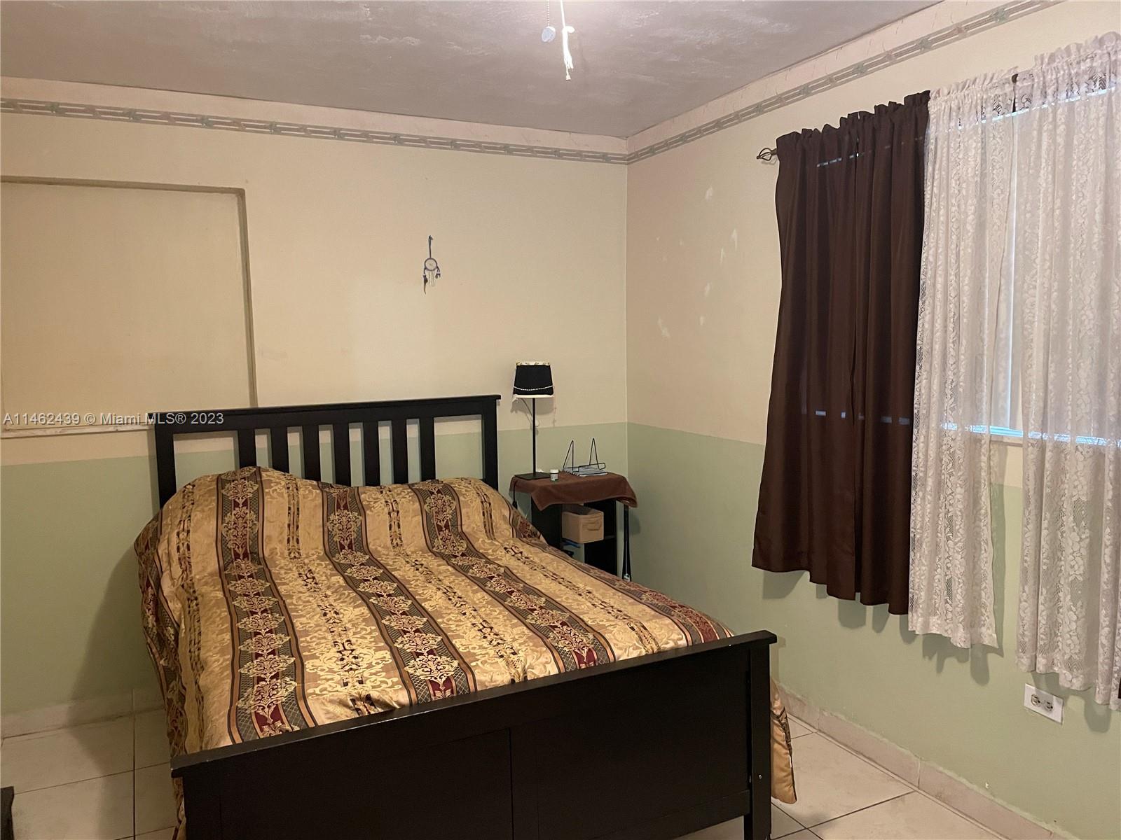 Listing Photo 11