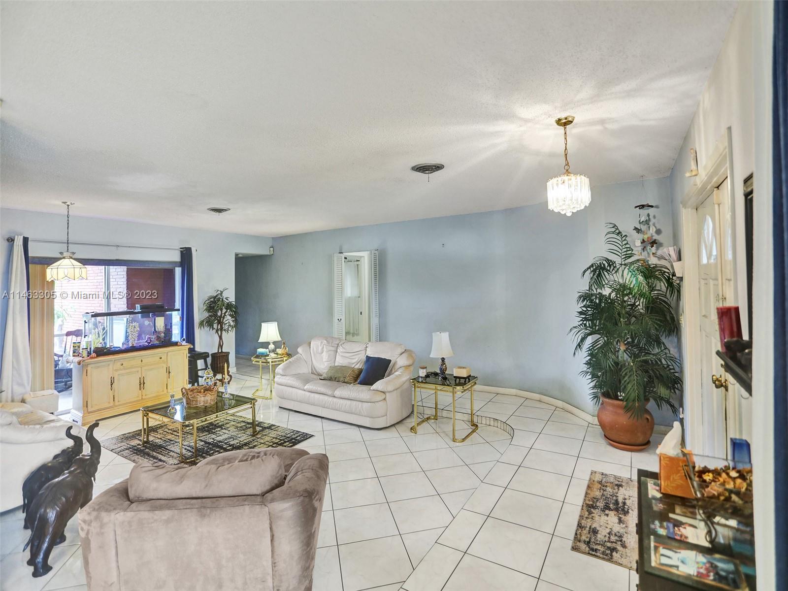 Listing Photo 9