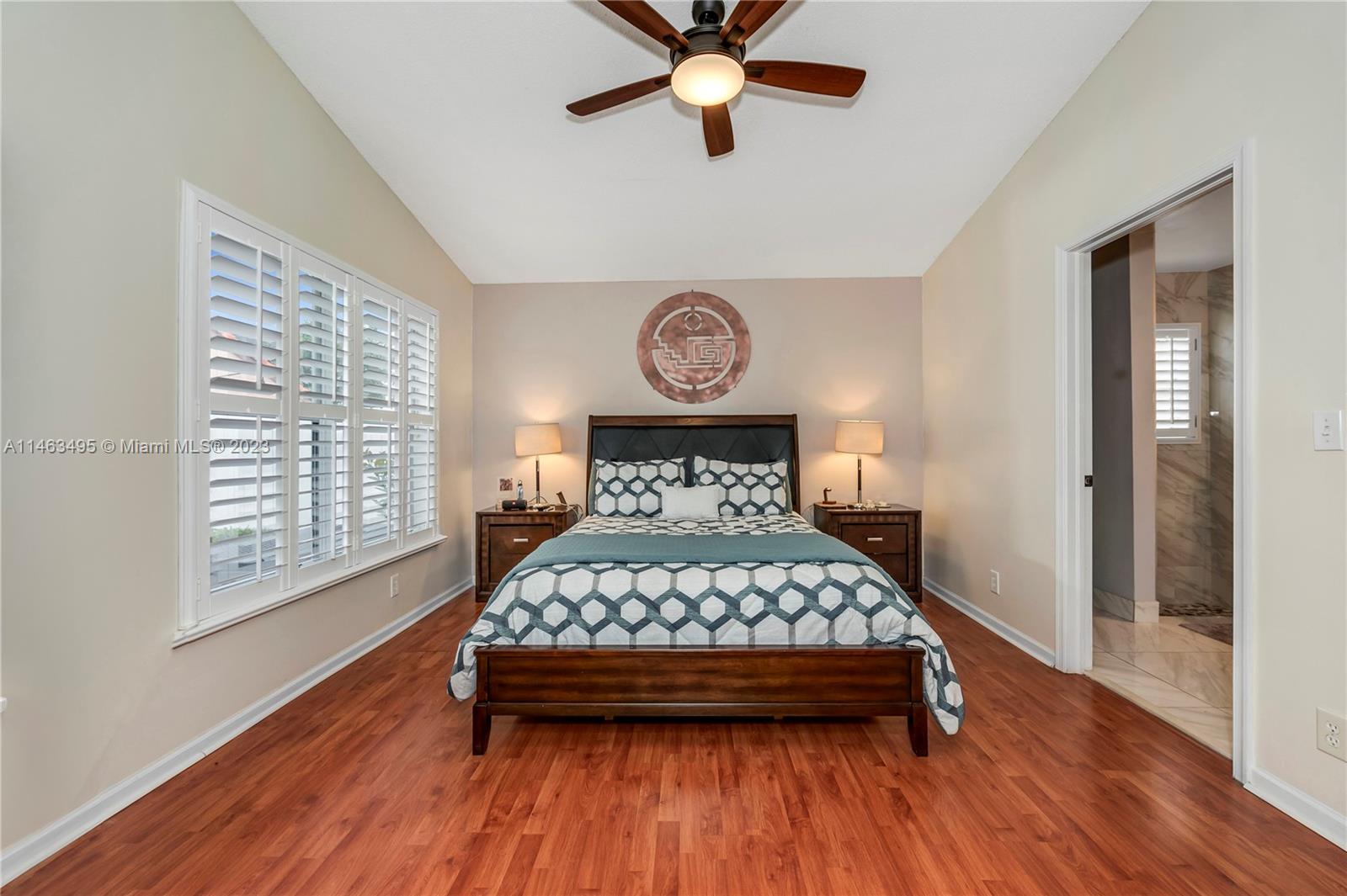 Listing Photo 11