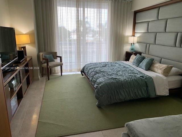 Fully furnished Park Suite w/ water & Bayfront Park views & convenience of 1 assigned parking located on the same floor. Available for purchase w/ tenant (lease valid until Feb 2024) making it an excellent income-generating investment. Situated in a highly sought-after building in the heart of Biscayne, this turnkey apt is in a prime location w/ easy access to public transportation, a Whole Foods, & array of dining options to top restaurants. Within walking distance of cultural landmarks as the Perez Art Museum, the Frost Museum of Science, & Adrienne Arsht Center for Performing Arts. Building offers an array of amenities, including a fully staffed gym, on-demand spa services, steam/sauna, a dedicated yoga room, 24-hour security & front desk attendant. Experience the best of Miami living!