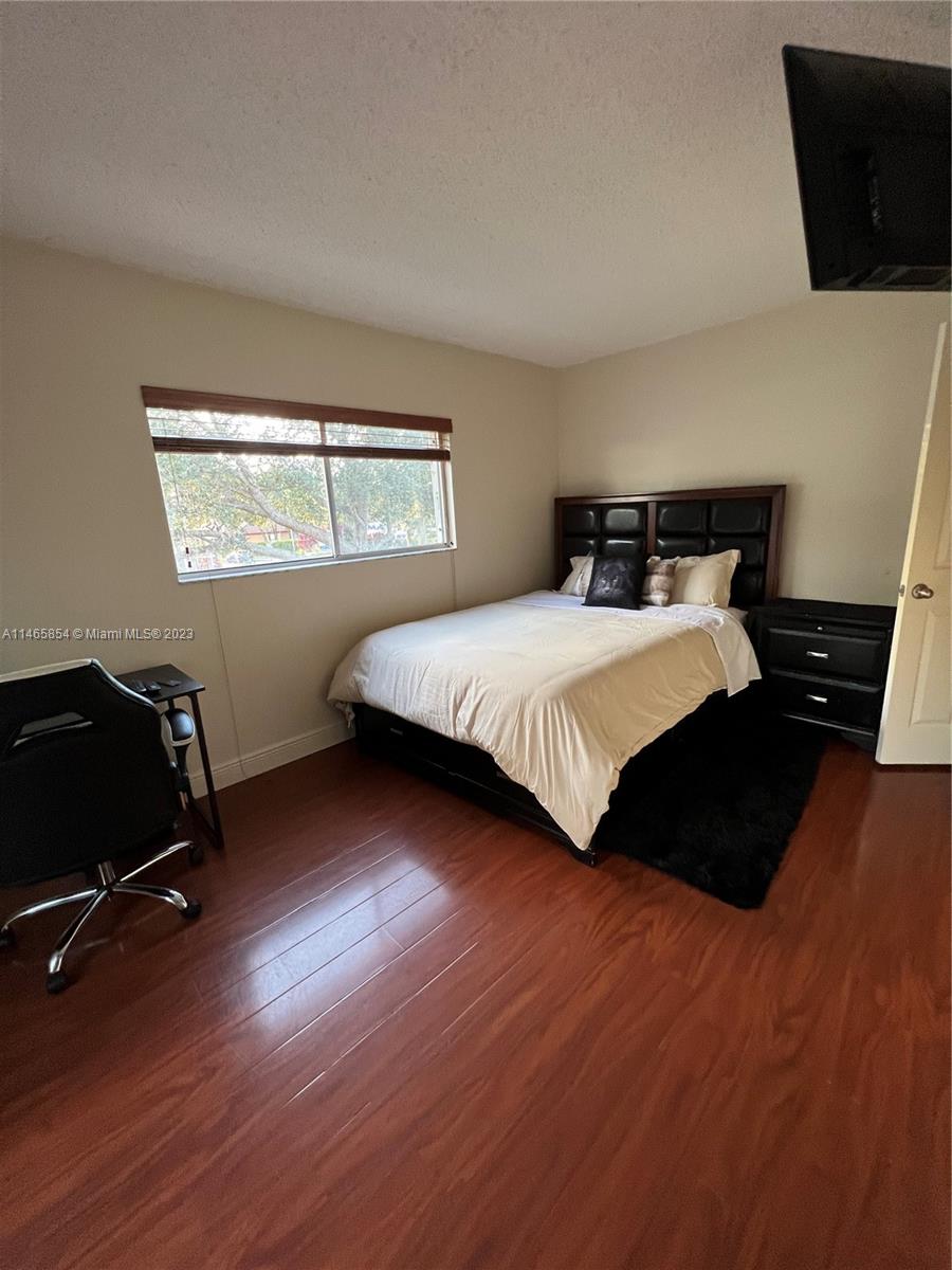 Listing Photo 20