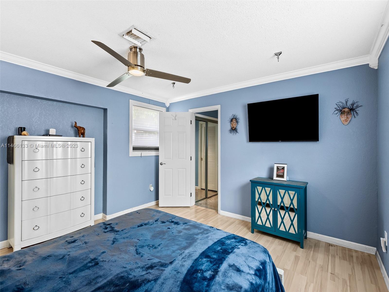 Listing Photo 12