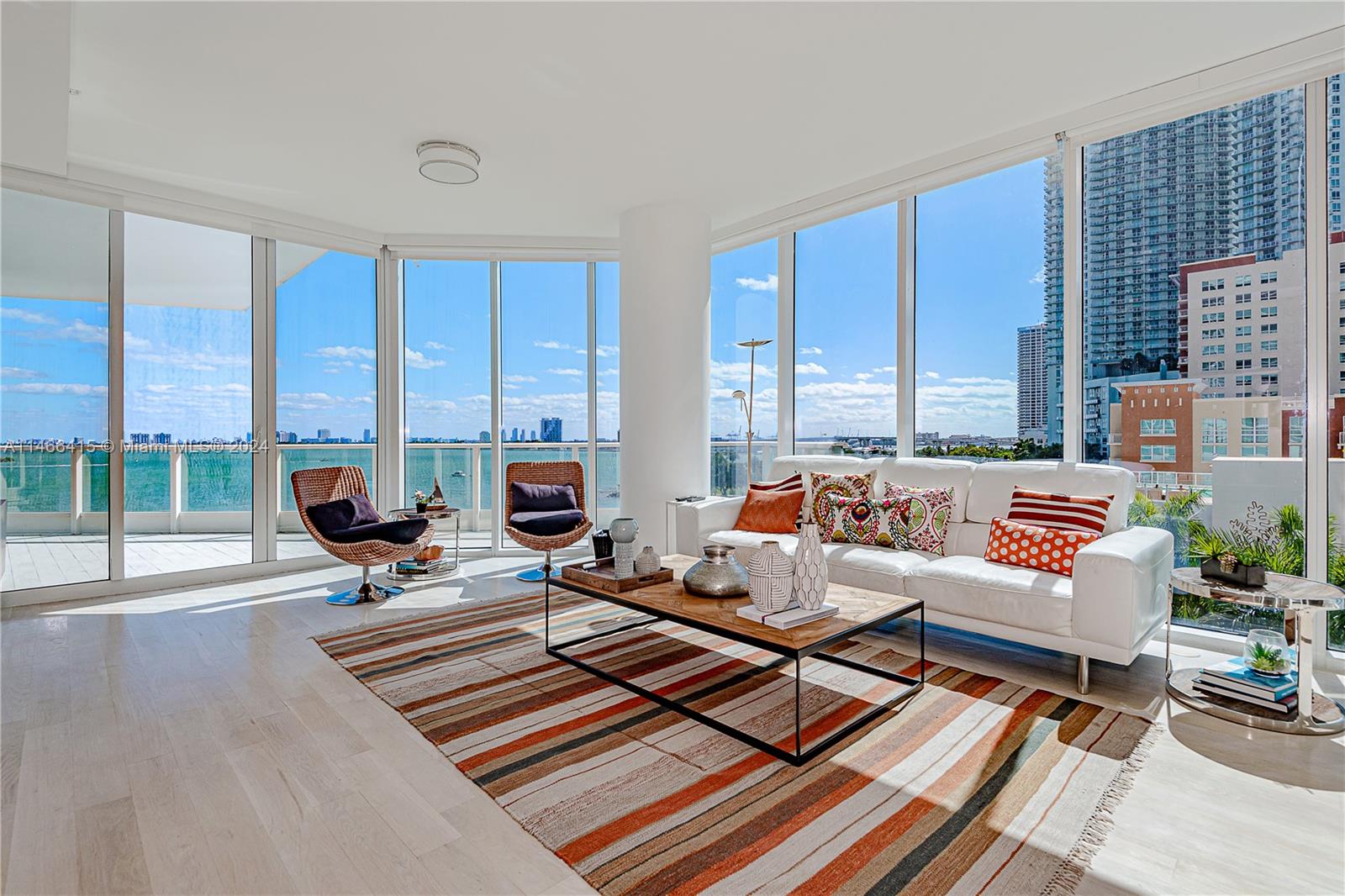 Beautiful 3 bedroom/3.5 bathroom unit with the best view that Biscayne Bay, 3 balconies, two direct elevators opening directly into the unit, solid wood floors and top of the line appliances. Amenities include: gym, spa, concierge, 2 pools with towel service and much more. AS IS