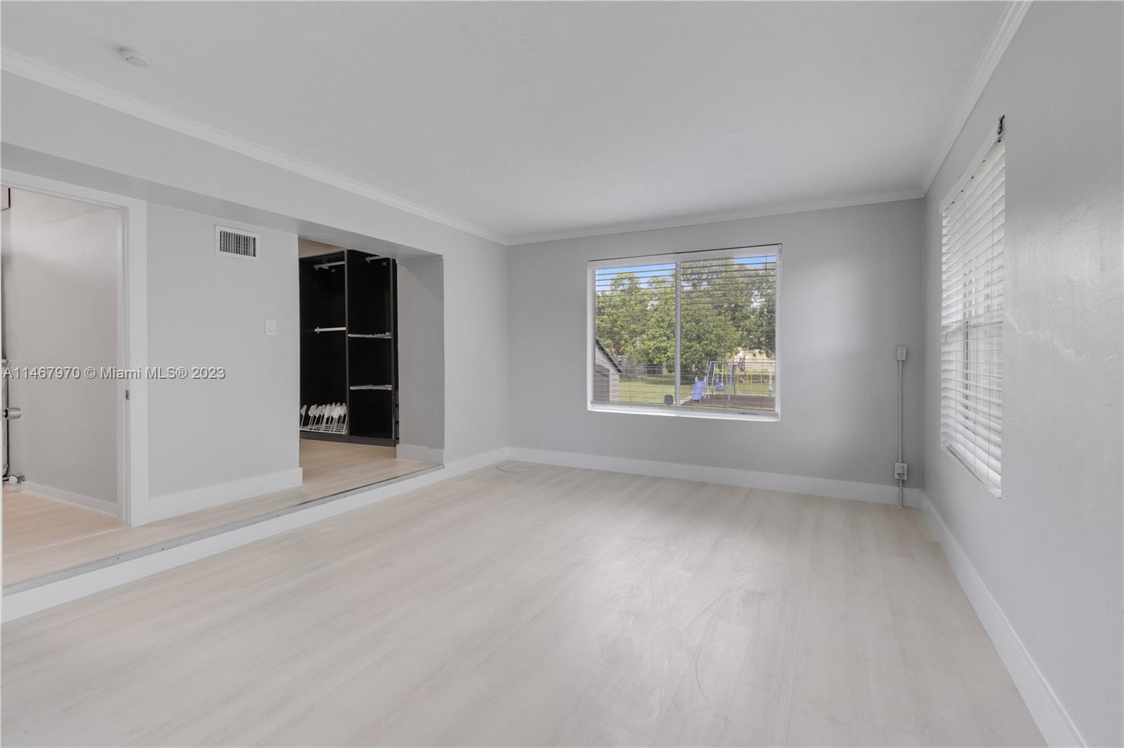 Listing Photo 14