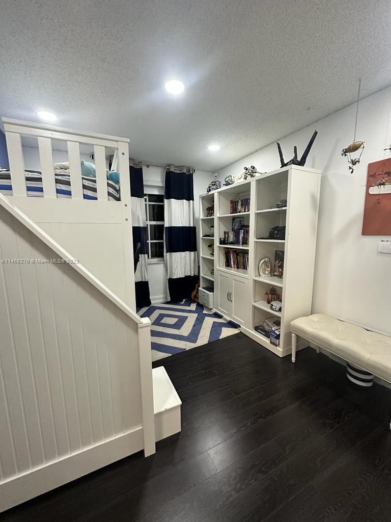 Listing Photo 15