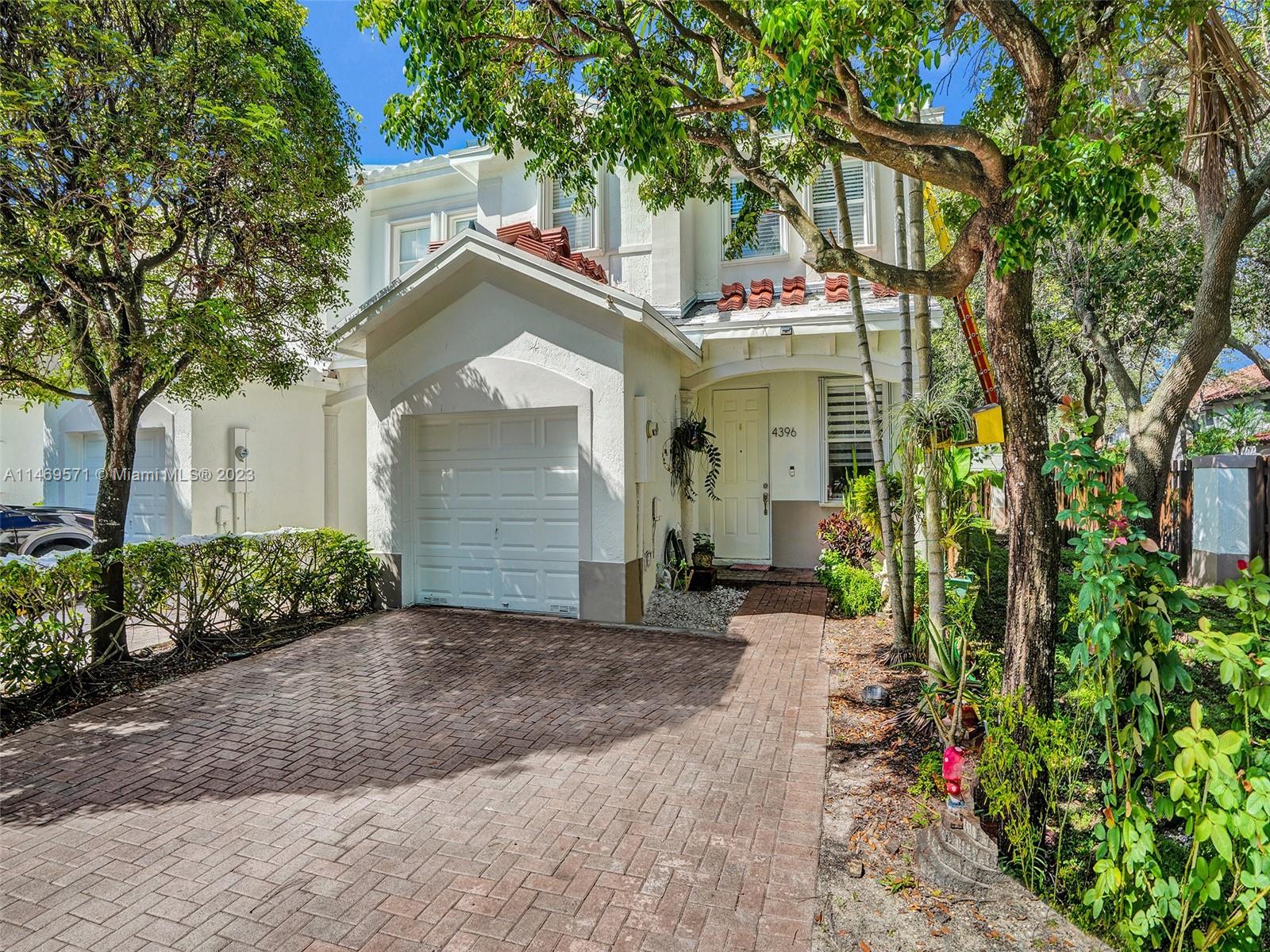 doral-homes-for-sale-single-family-homes-miami-real-estate