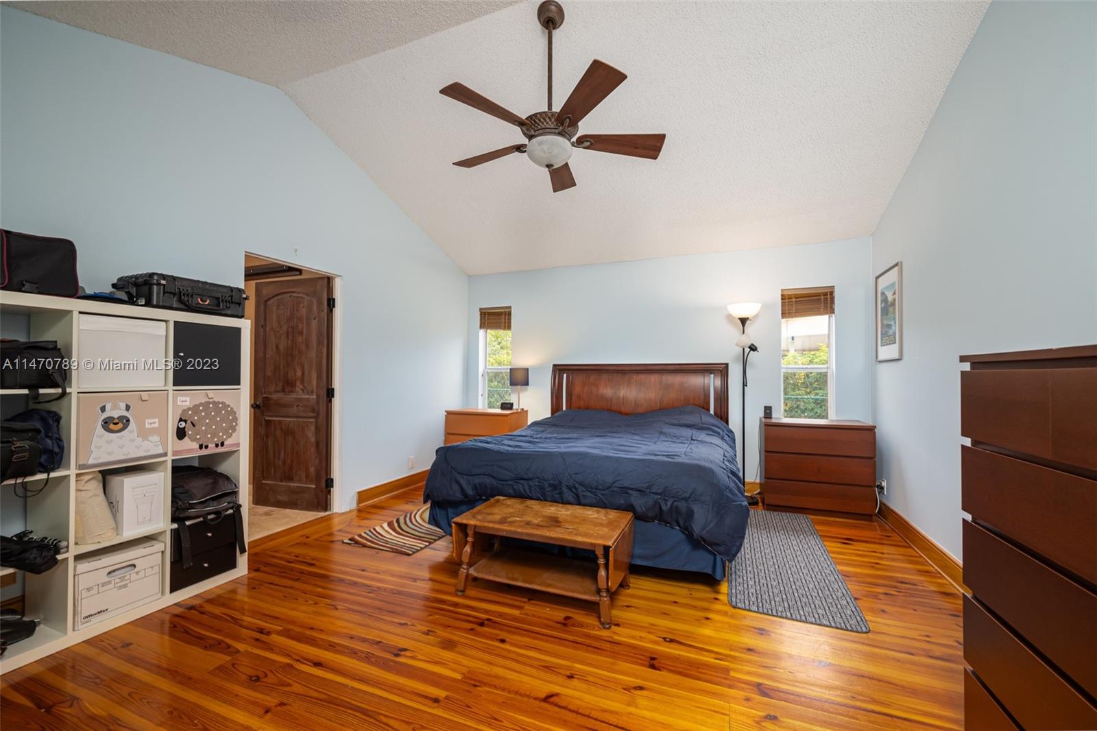 Listing Photo 11
