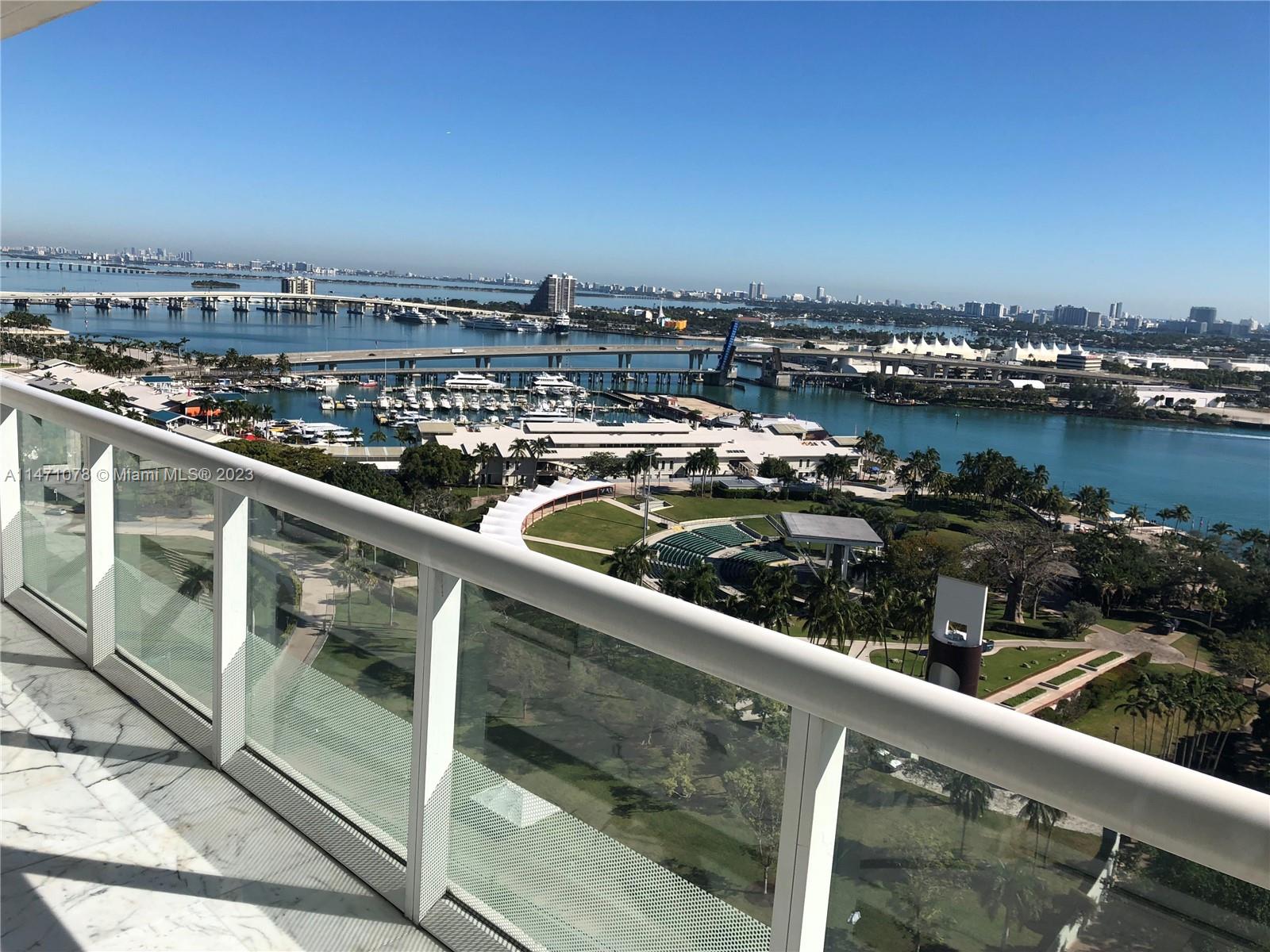 Best line in the building facing the North East view with marble floors. Live in Downtown Miami in this beautiful 3 bed 2 bath apartments on the 21st floor with spectacular views of the bay. Close to restaurants, Whole Foods and Metrorail.