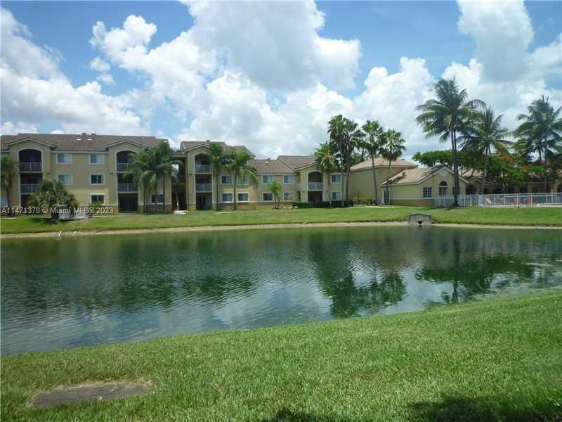 2600 S University Dr #113 For Sale A11471378, FL