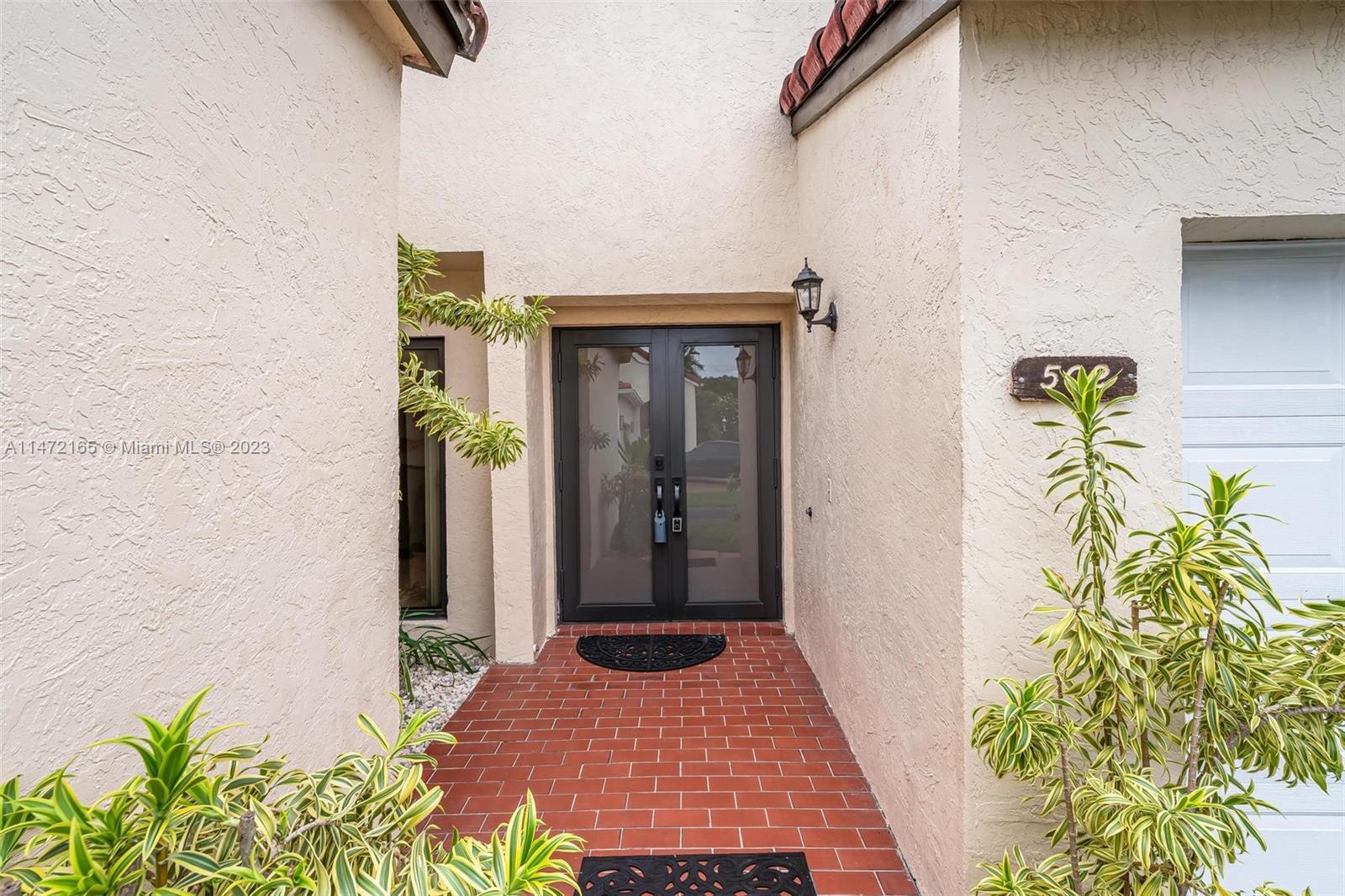 Photo 2 of 502 SW 88th Ct in Miami - MLS A11472165