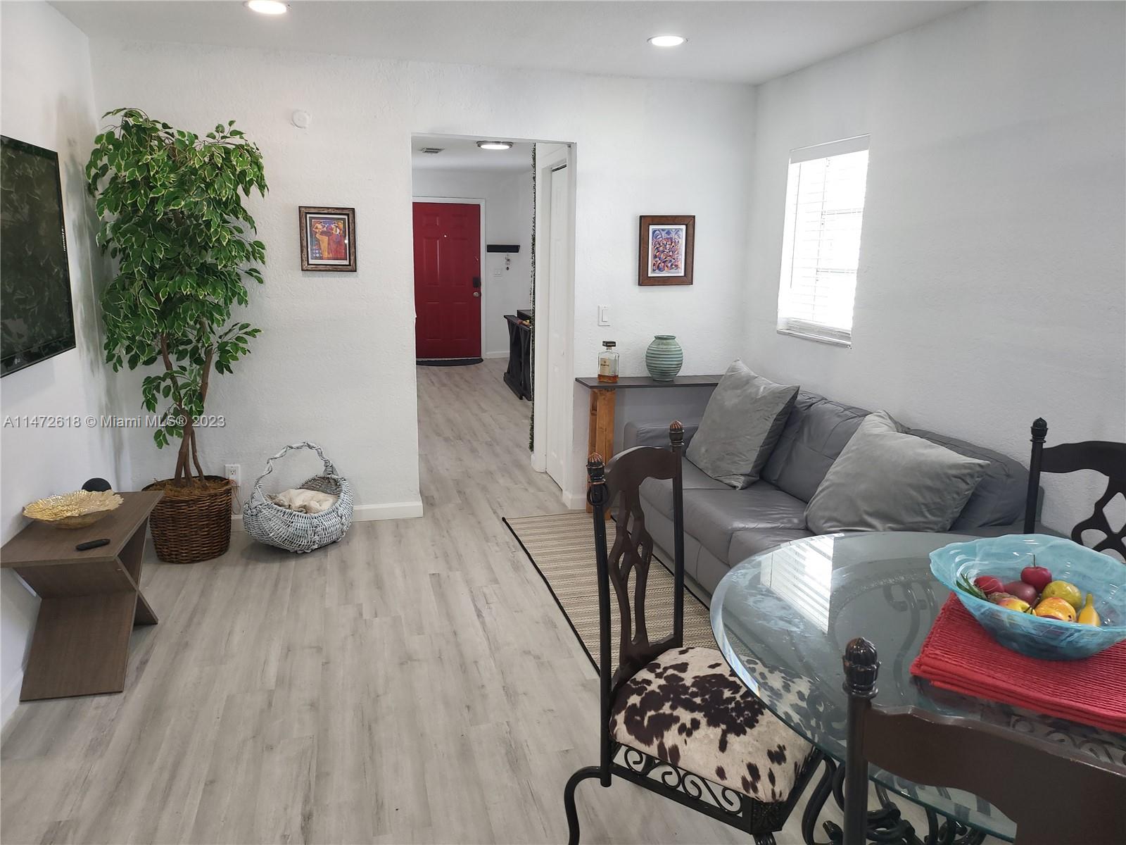 Photo 1 of 408 NW 9th St in Hallandale Beach - MLS A11472618