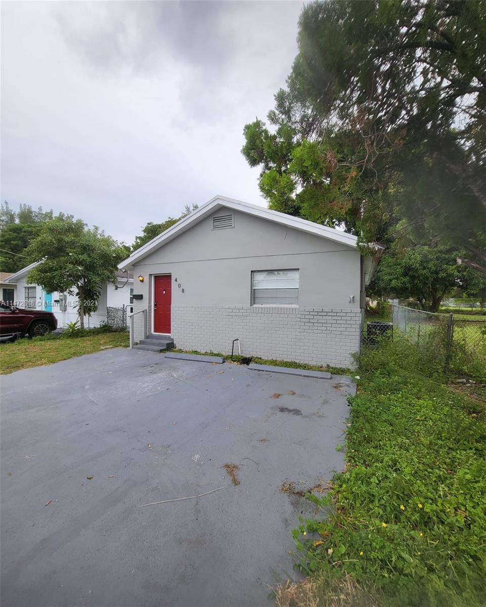 Photo 42 of 408 NW 9th St in Hallandale Beach - MLS A11472618
