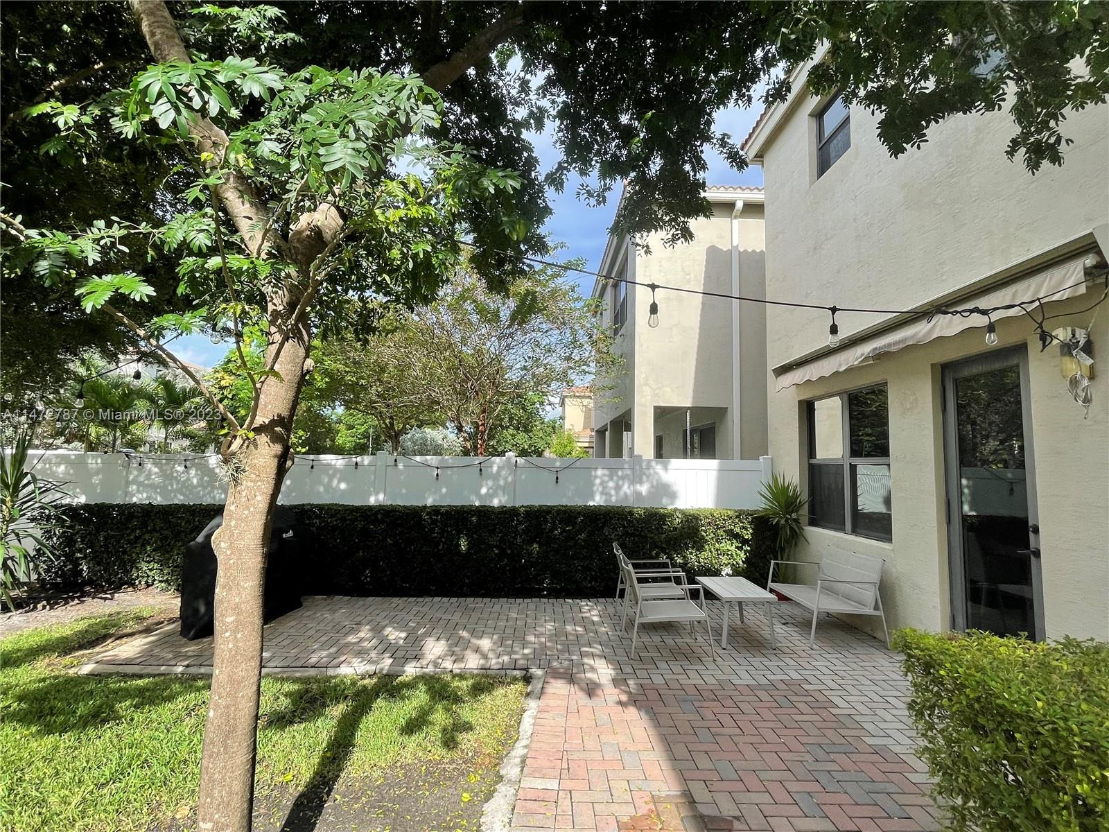 Listing Photo 9