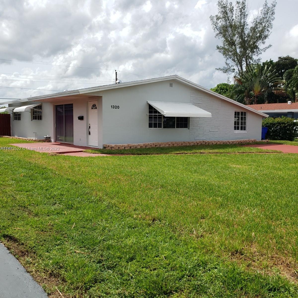 1320 N 65th Way  For Sale A11473522, FL