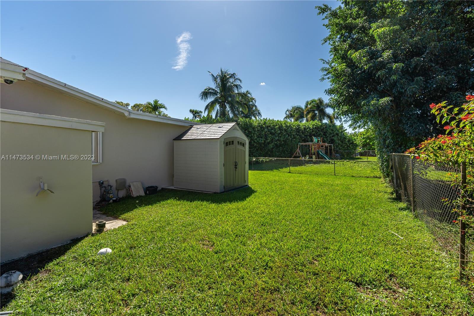 Listing Photo 9