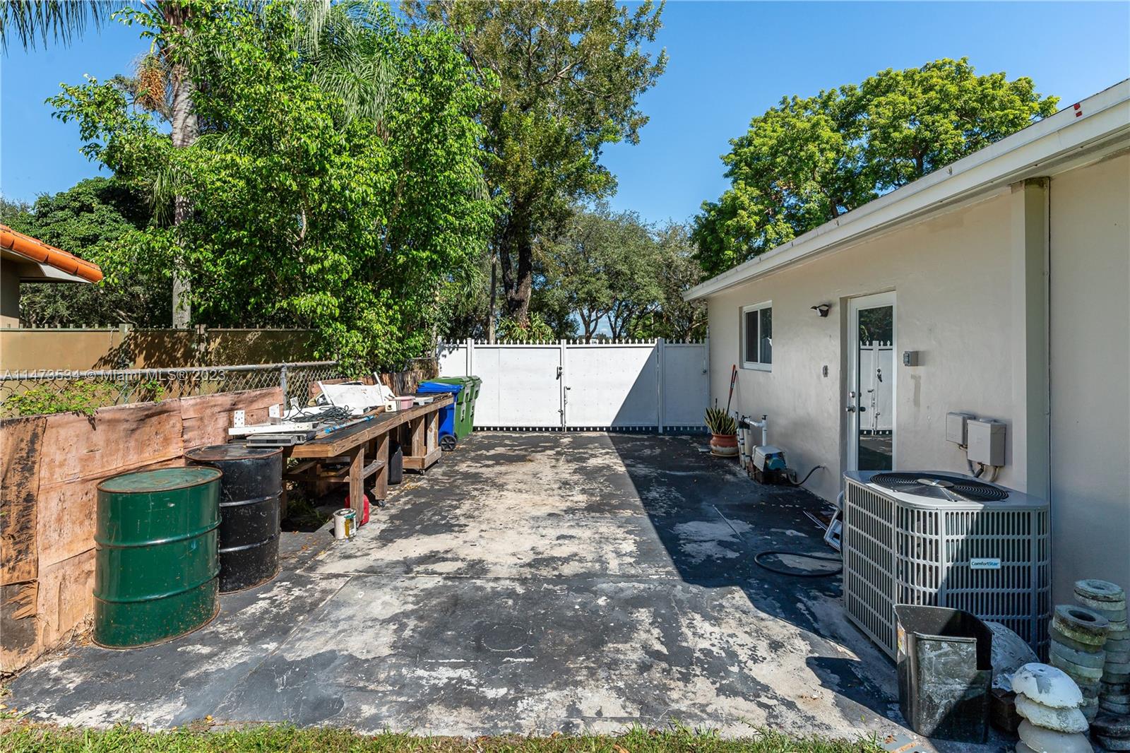 Listing Photo 8