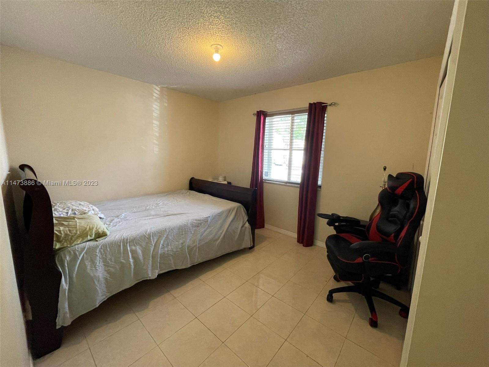 Listing Photo 9