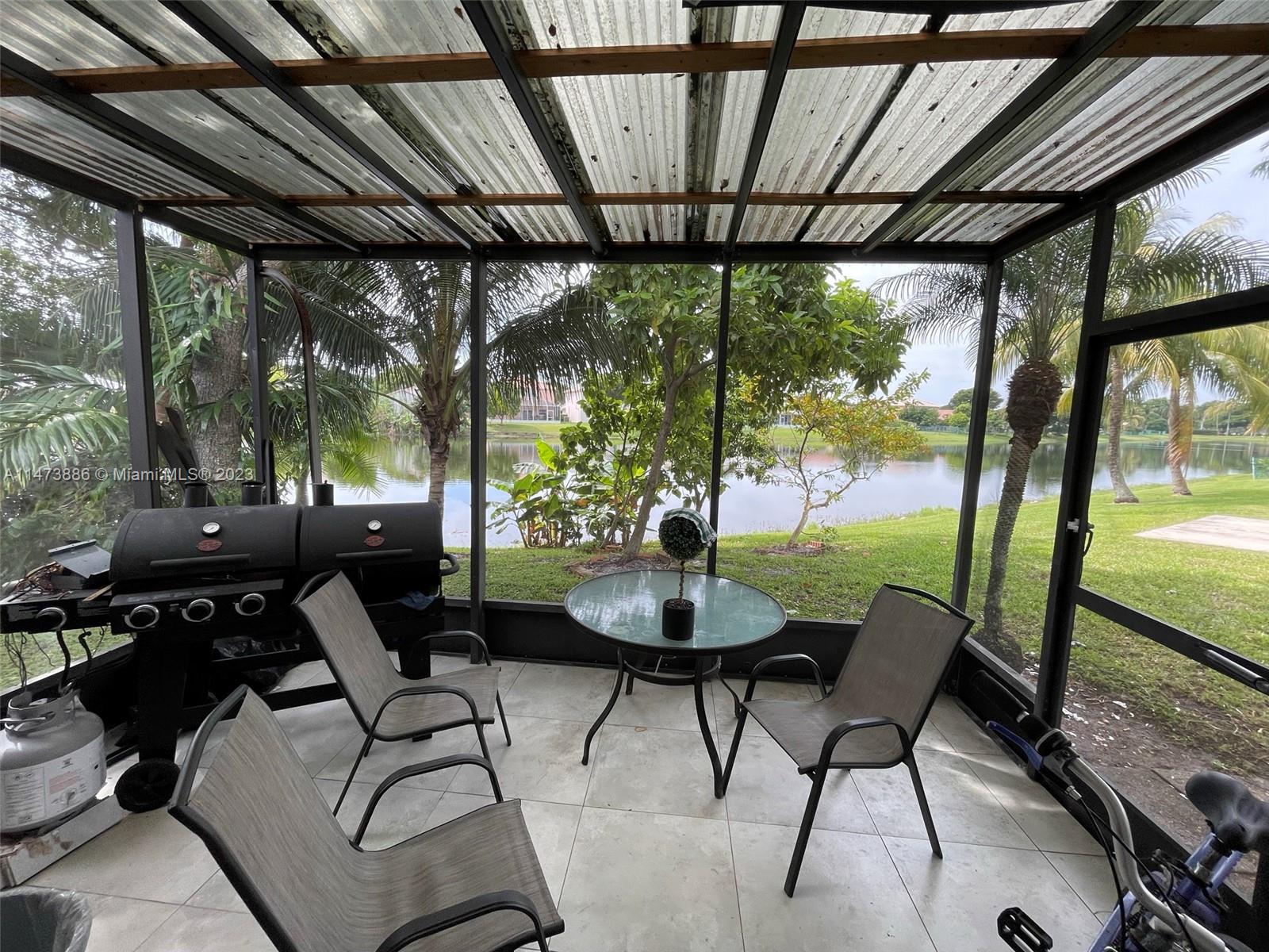 Listing Photo 12