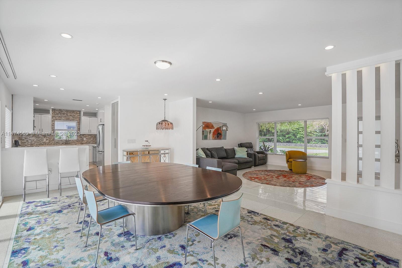 868 NE 100th St 0
