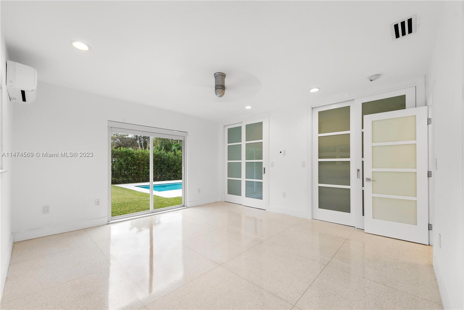 868 NE 100th St 0