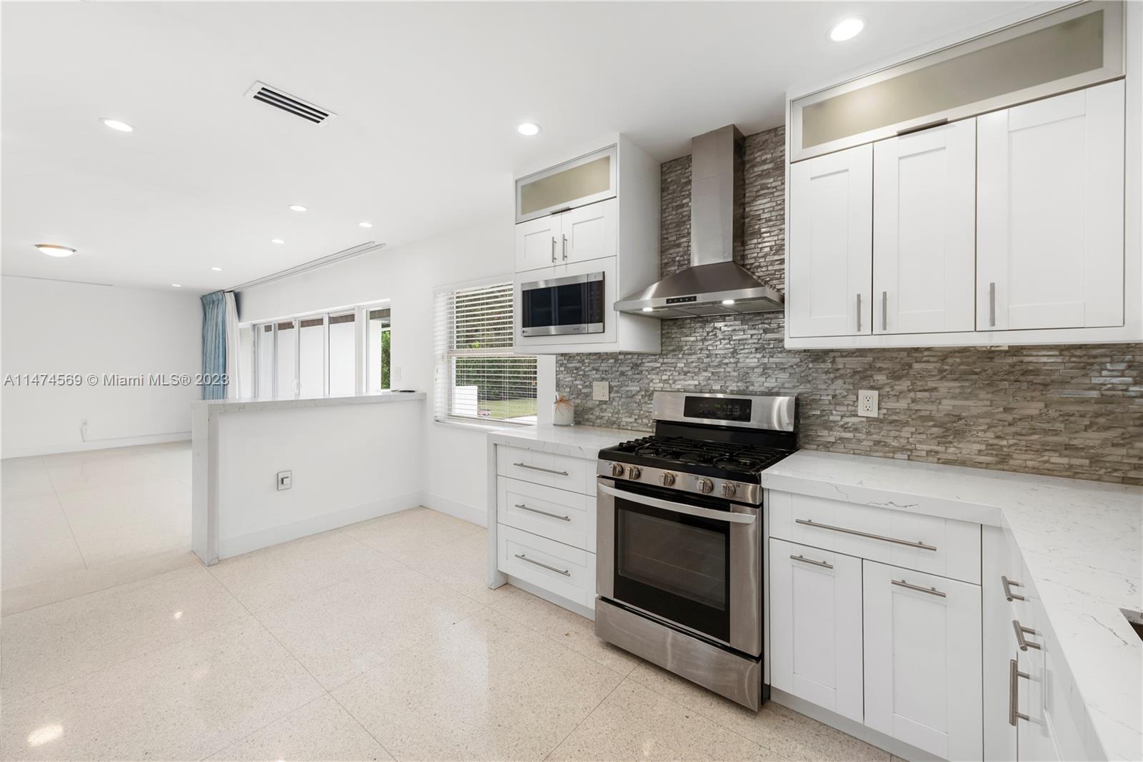 868 NE 100th St 0