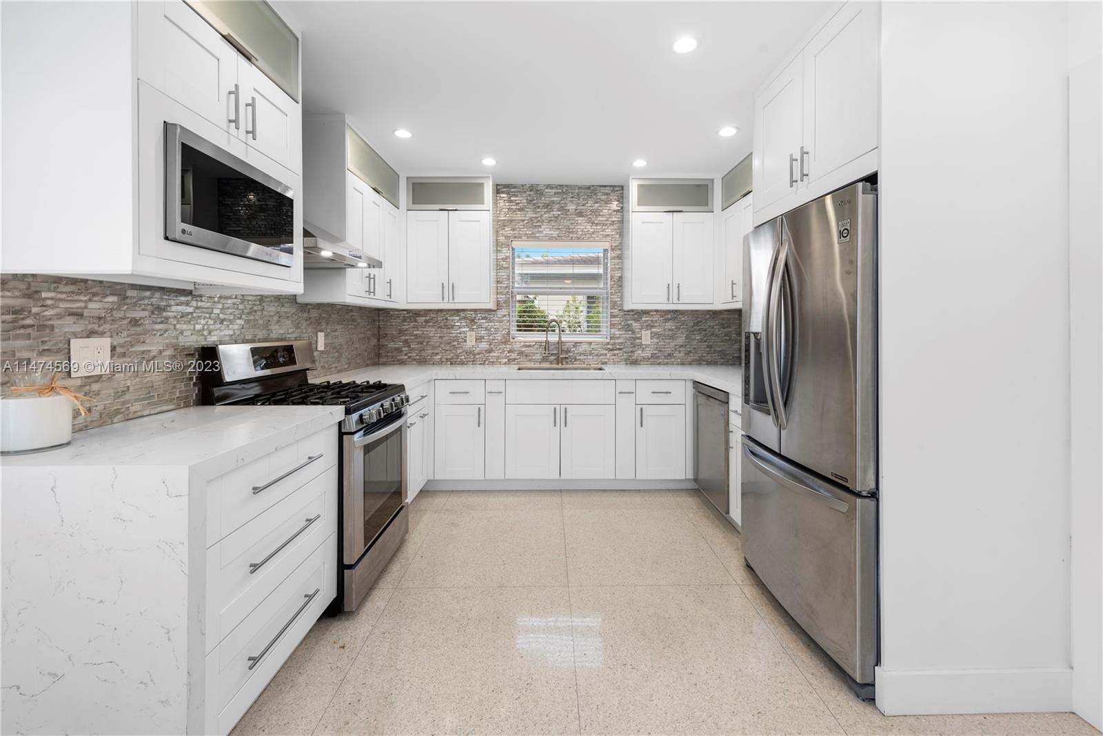 868 NE 100th St 0