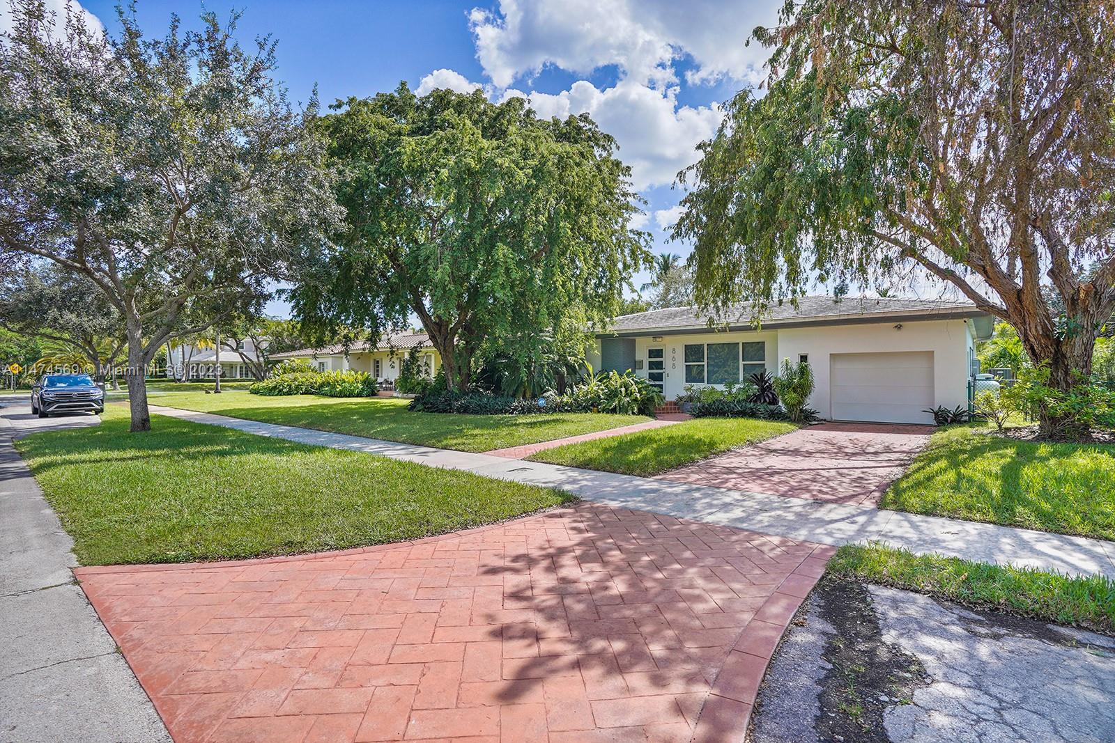 868 NE 100th St 0
