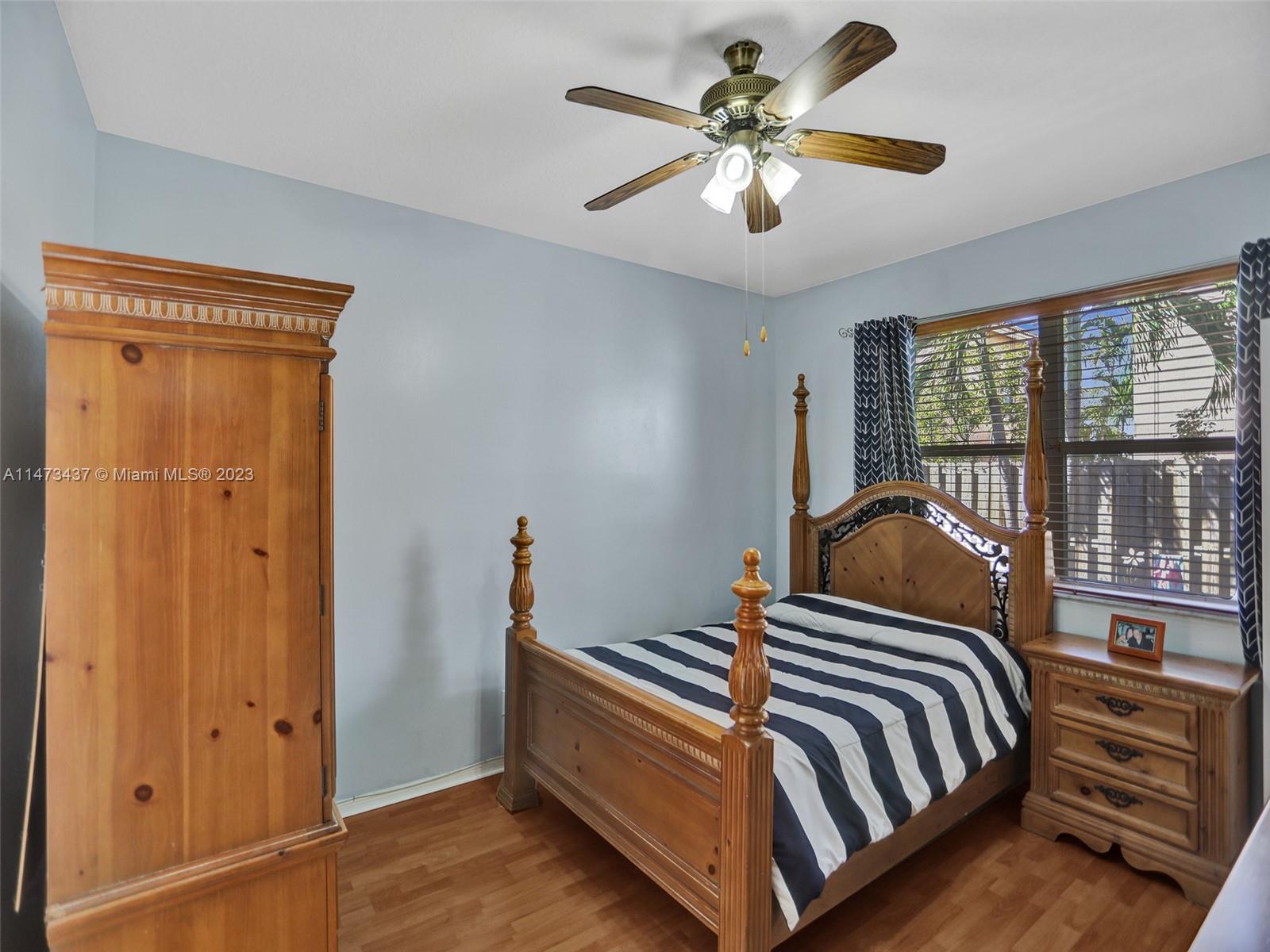 Listing Photo 11