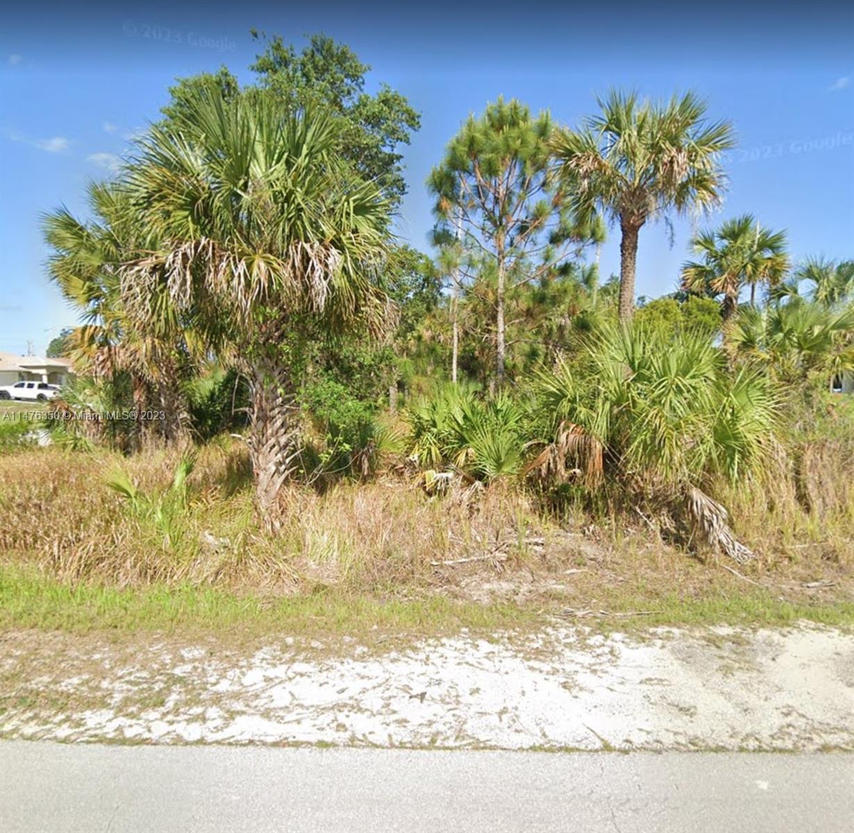 Corner oversized lot in excellent neighborhood! Close to major thoroughfares for easy commuting to all portions of Palm Bay and Brevard County. Buyer to perform all due diligence for this lot. Owner financing available. This lot utilizes city water, and septic.