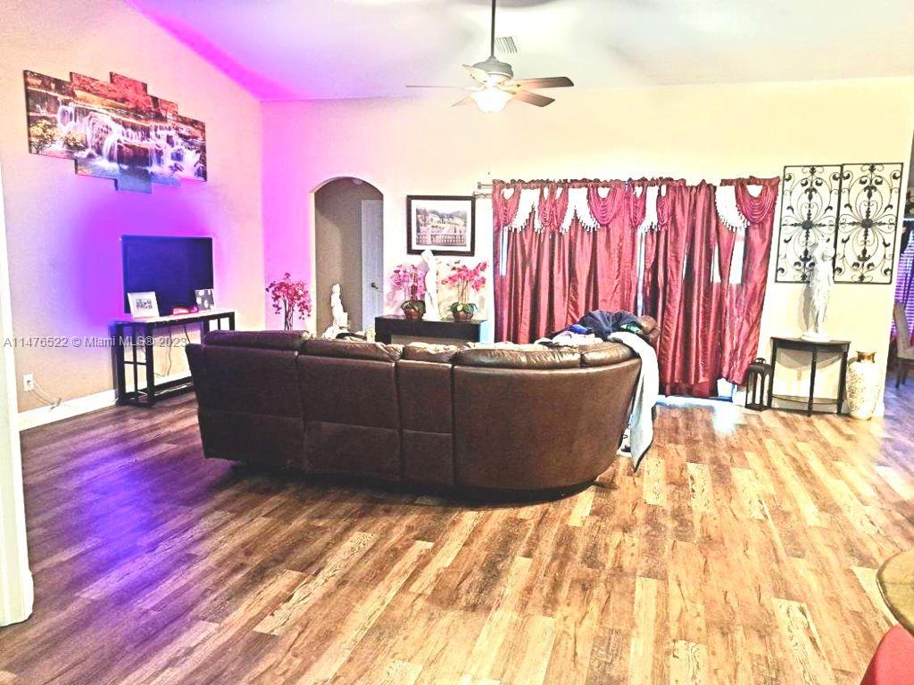 Listing Photo 7