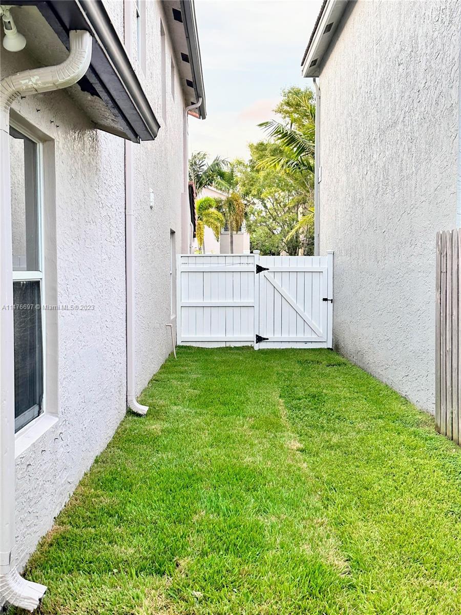 Listing Photo 8