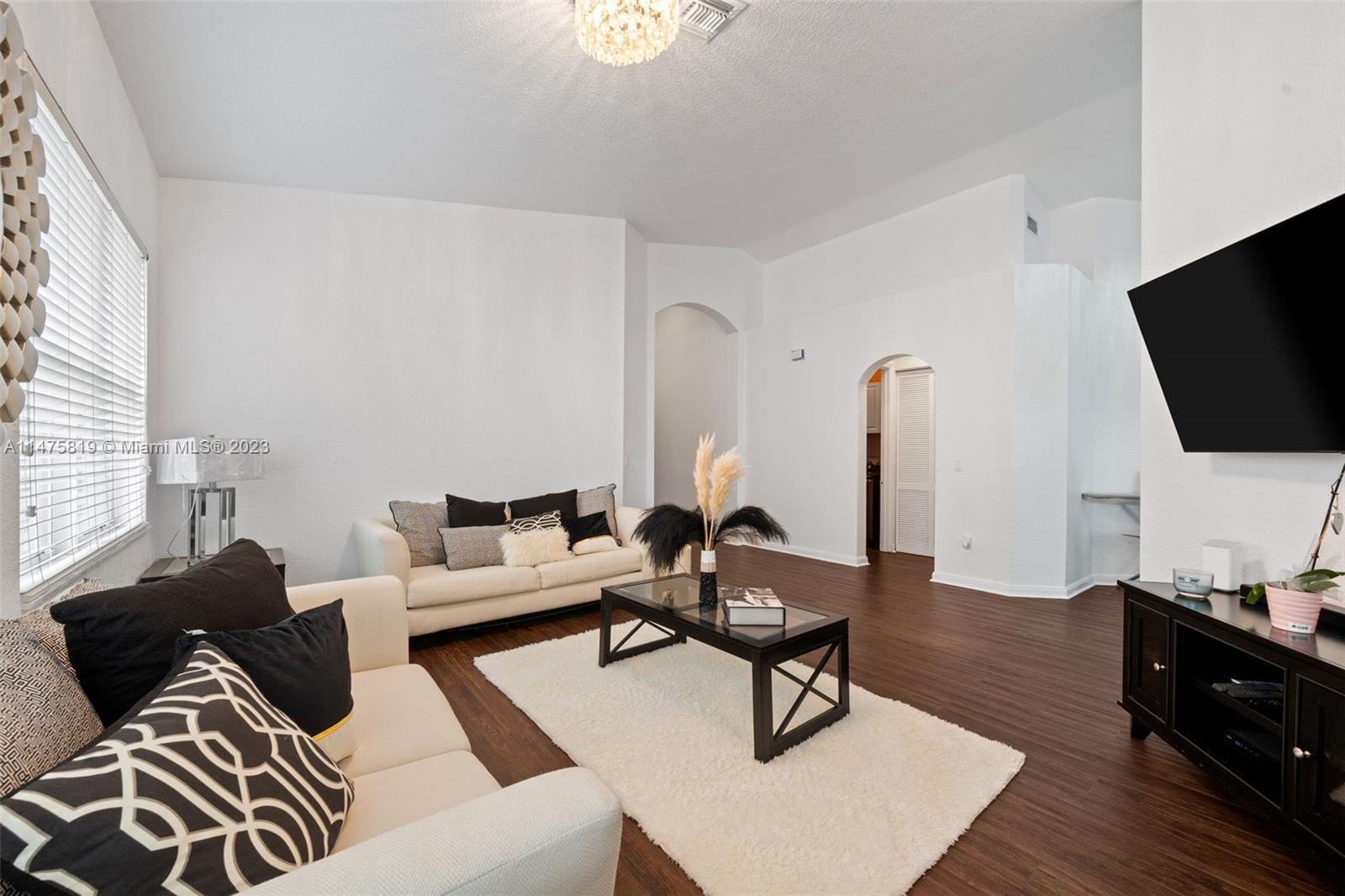 Listing Photo 9