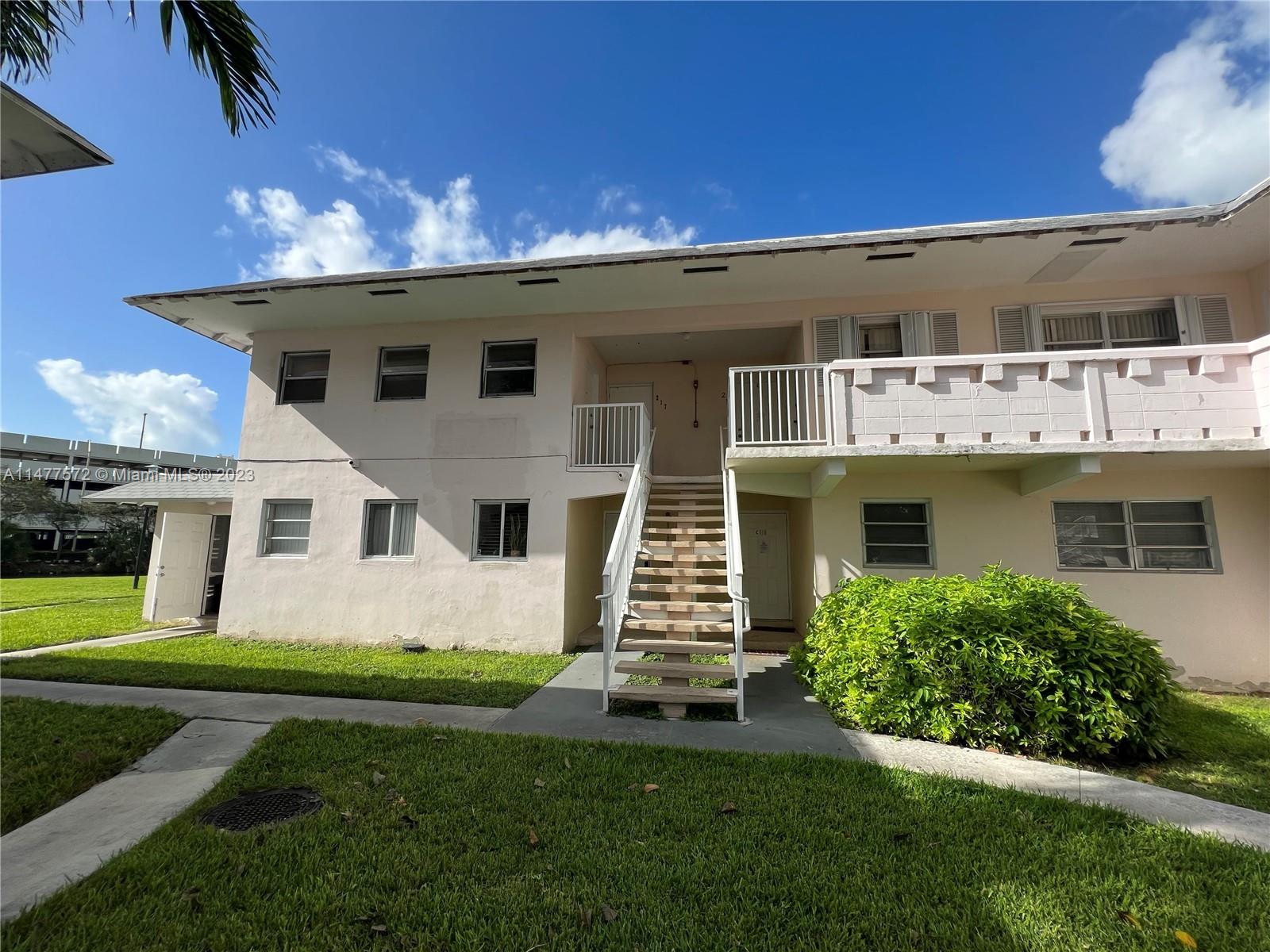 This centrally located 2-bedroom, 2-bathroom unit in the heart of Miami is a true gem. Boasting two spacious bedrooms within its 750 total s/f, this unit offers both comfort and convenience. Situated just minutes away from Downtown Dadeland, Dadeland Mall, Metrorail, the University of Miami, as well as various shops and dining options, the property is in the midst of Miami's vibrant lifestyle. In addition to its fantastic location, residents can enjoy a host of amenities including tennis and racquet courts, a sparkling pool, clubhouse, fitness center, and more.