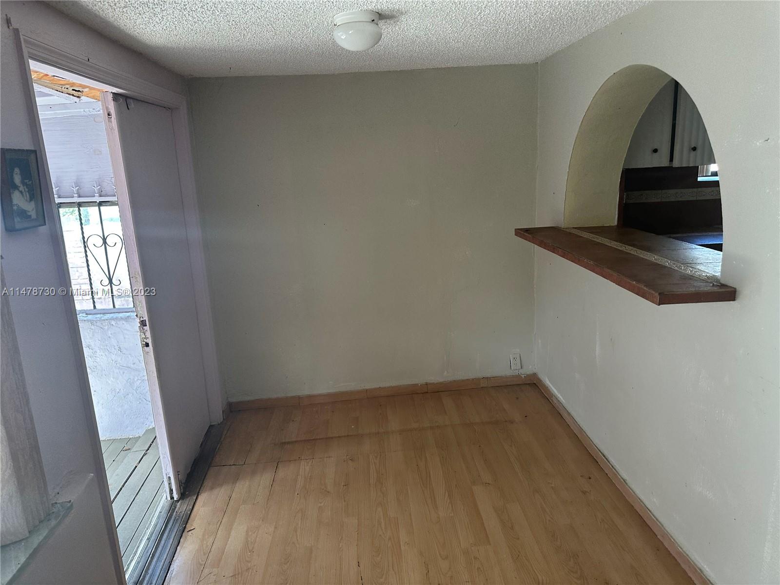 Listing Photo 0