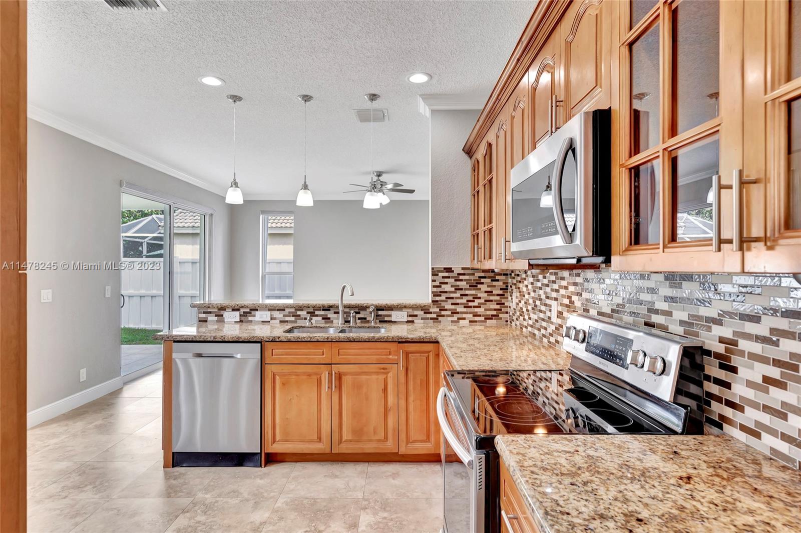 Listing Photo 11