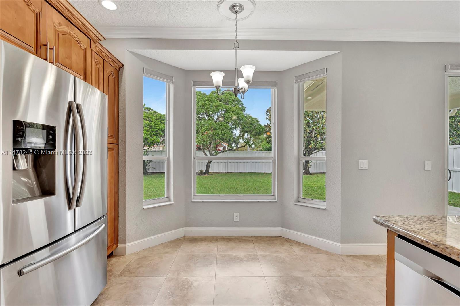 Listing Photo 12