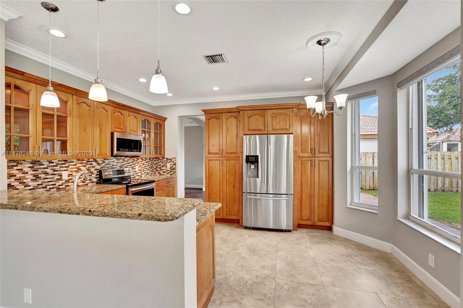 Listing Photo 8