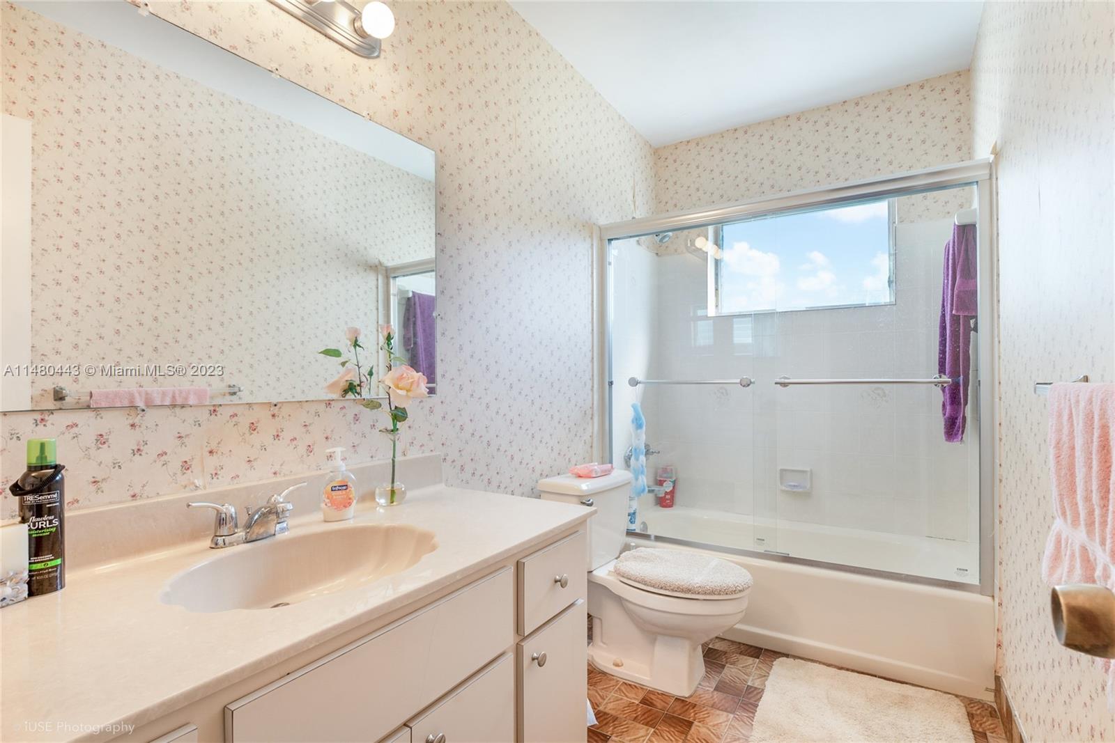 Listing Photo 11