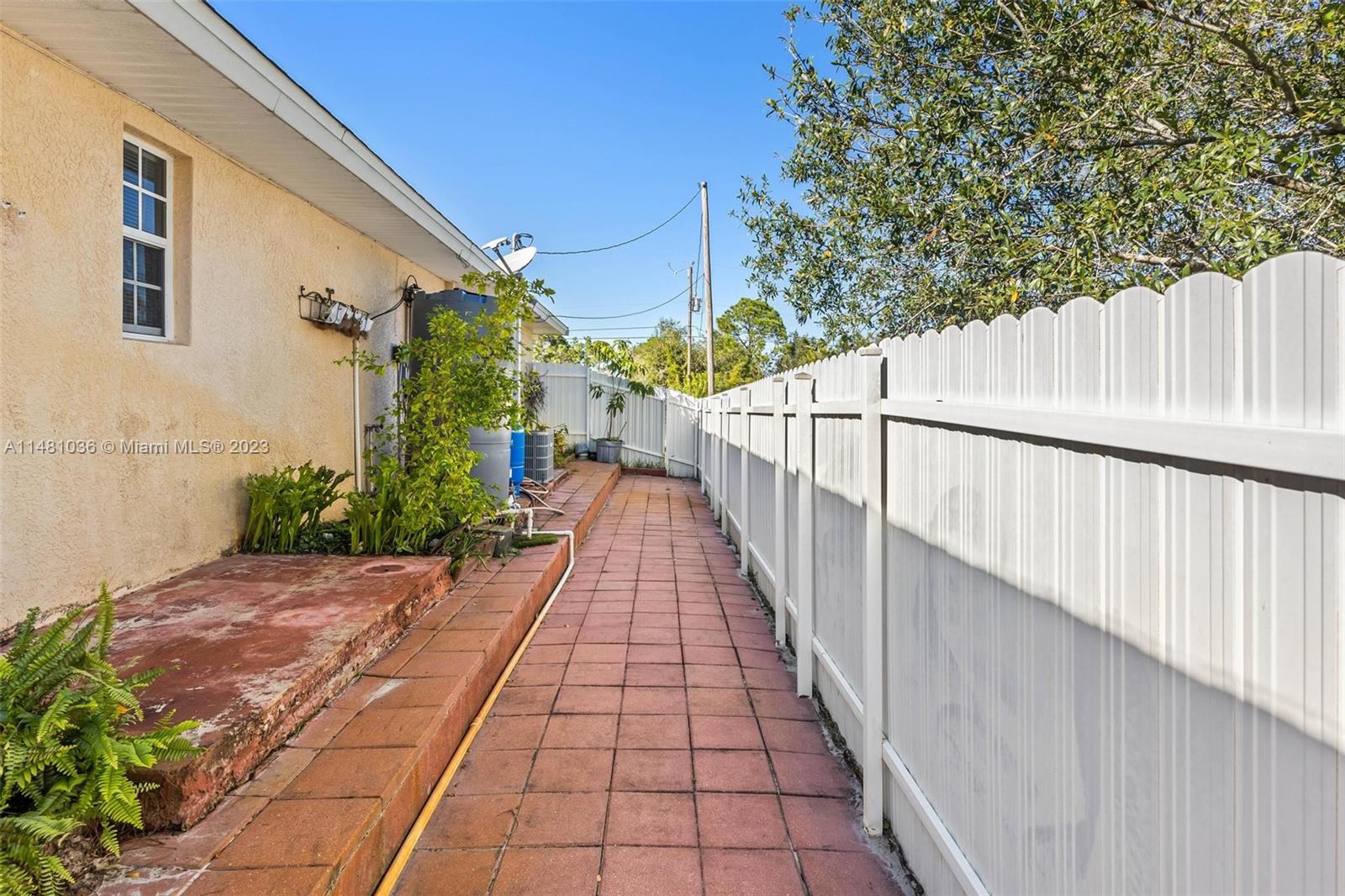 Listing Photo 9