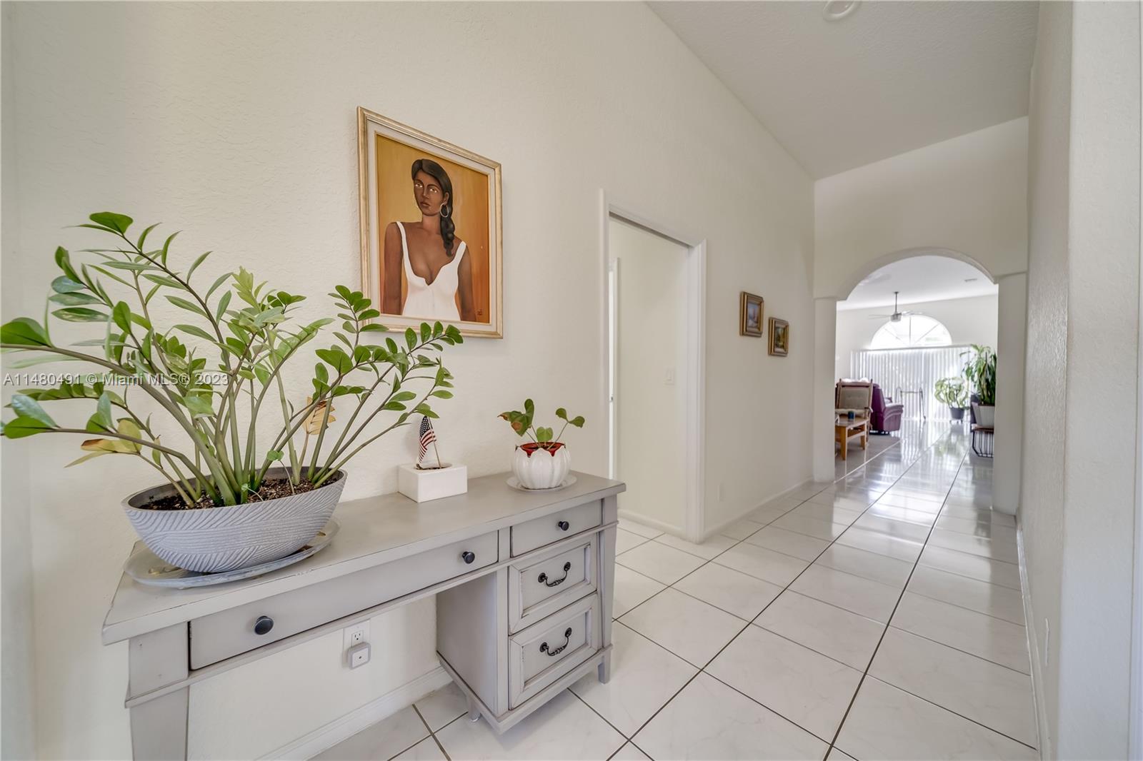 Listing Photo 11