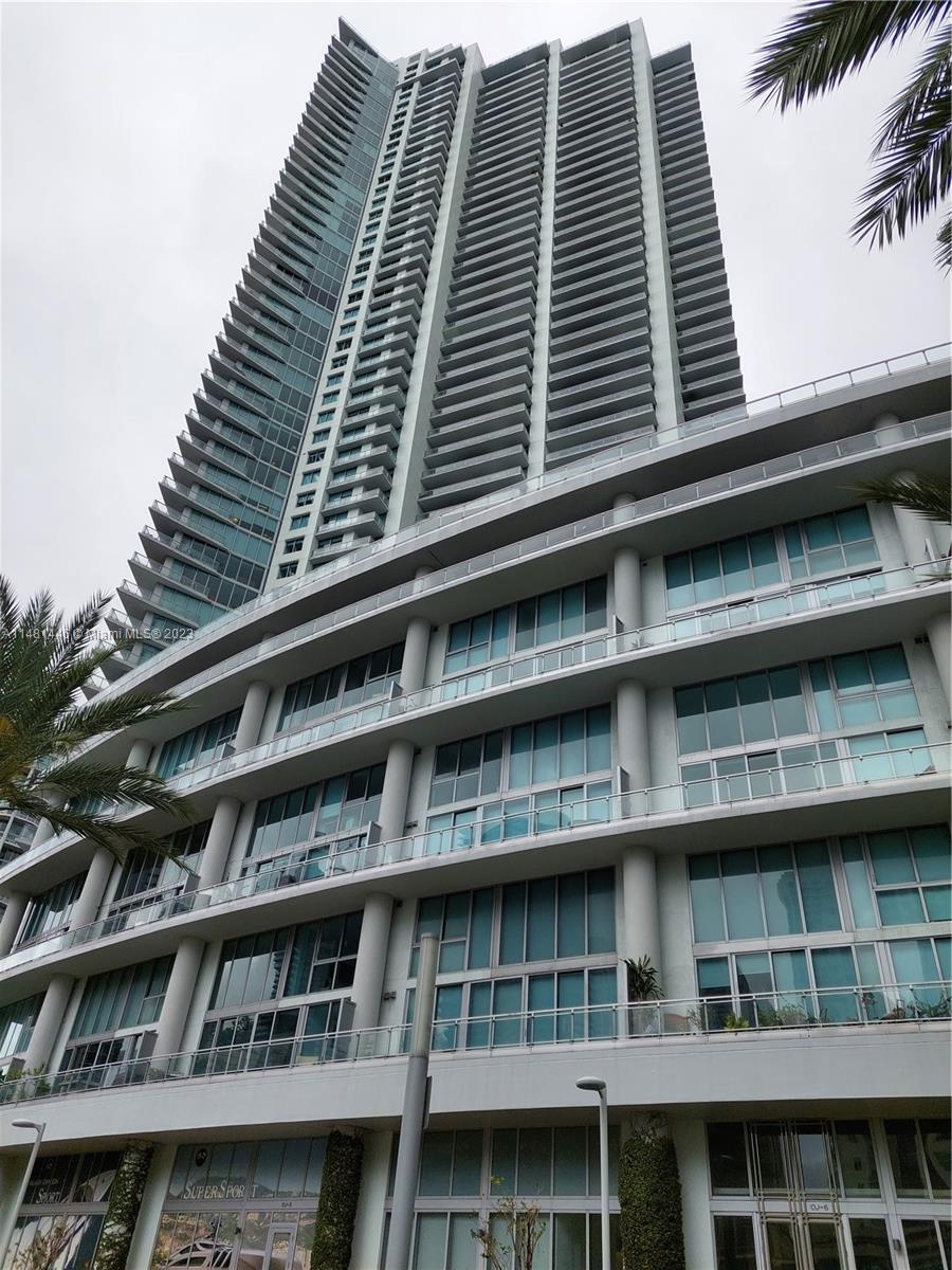 Beautiful 2/2 split unit with great views of Miami River, located in a closed guarded community. Unit features ceramic floors throughout, floor to ceiling windows, open kitchen, stainless-steel appliances, granite countertops and spacious bedrooms with plenty of natural light. One assigned covered parking. Outstanding amenities, including infinity pool, fitness center, spa, sauna, steam room, jacuzzi, business center, lounge area with billiard table, valet parking and much more. Walking distance to Brickell City Centre, Mary Brickell Village, restaurants and more. Minutes away from Arena, Performance Center, South Beach, Coral Gables, Key Biscayne, Coconut Grove, Miami Intl. Airport.