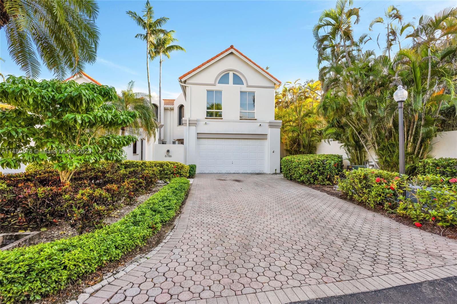 Located in the heart of Pinecrest in guard-gated Swan Lake, you will find this 4 bedroom, 2.5 bathroom, 3,336 square foot townhouse with a spacious 6,929 square foot lot!  This is an excellent opportunity to update the original, 1993-built corner unit that features gracious living areas including formal dining room, casual bar or eat-in area, and large living room/family room with double-height ceilings.  Upstairs, the vast primary suite features a spacious bedroom, bathroom with separate tub and shower, and dual vanities, plus two additional bedrooms, one with vaulted ceilings, share a bathroom.  With plenty of outdoor space, a 2 car garage, and close proximity to guest parking, the community pool and exercise room, this is a fabulous property to update and make your own!