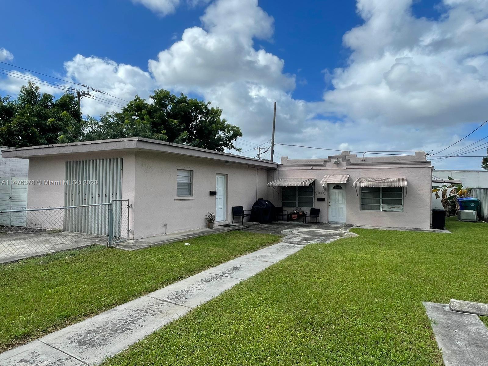 1028 SW 30th Ave  For Sale A11476378, FL