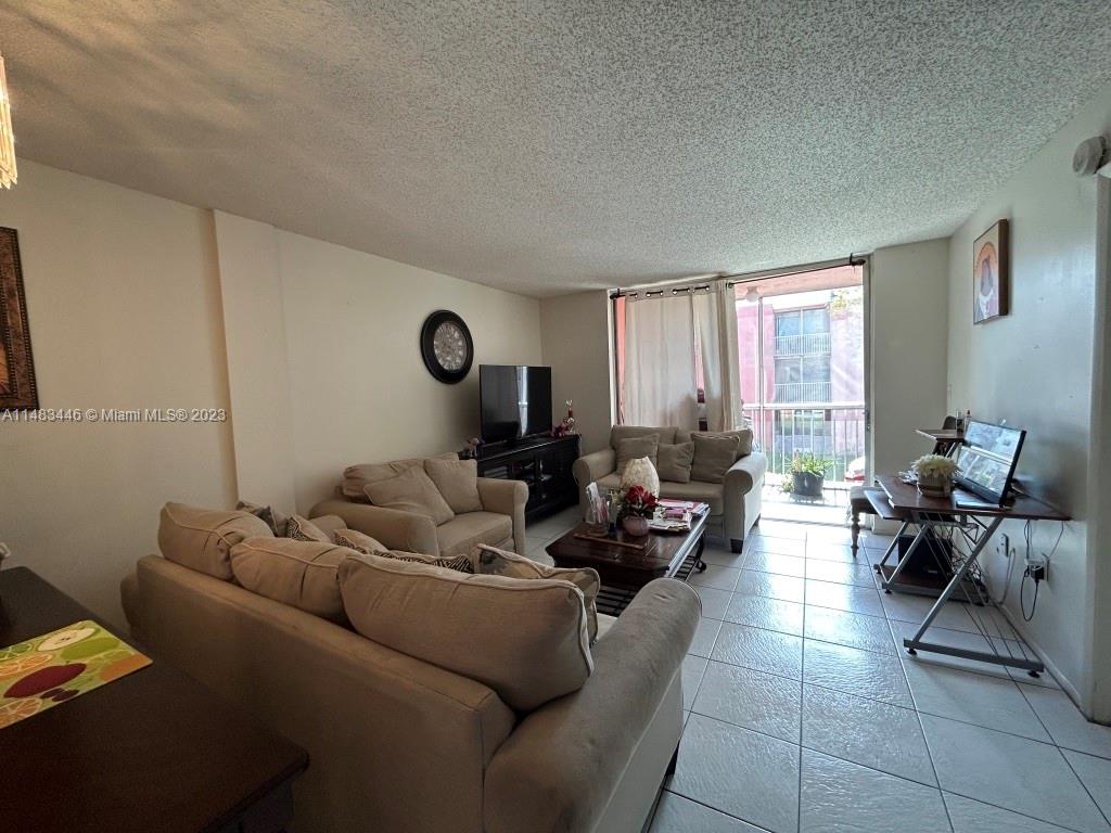 2 Bedroom 2 Bathroom 800 SQ FT Tile throughout ,Complex has community pool, security cameras and electric gates. water is included. Great location to transportation, restaurants, Southland mall and easy access to turnpike.Perfect deal for investment. Building don't have reserve Cash only.SPECIAL ASSESSMENT 120.90 MONTHLY.