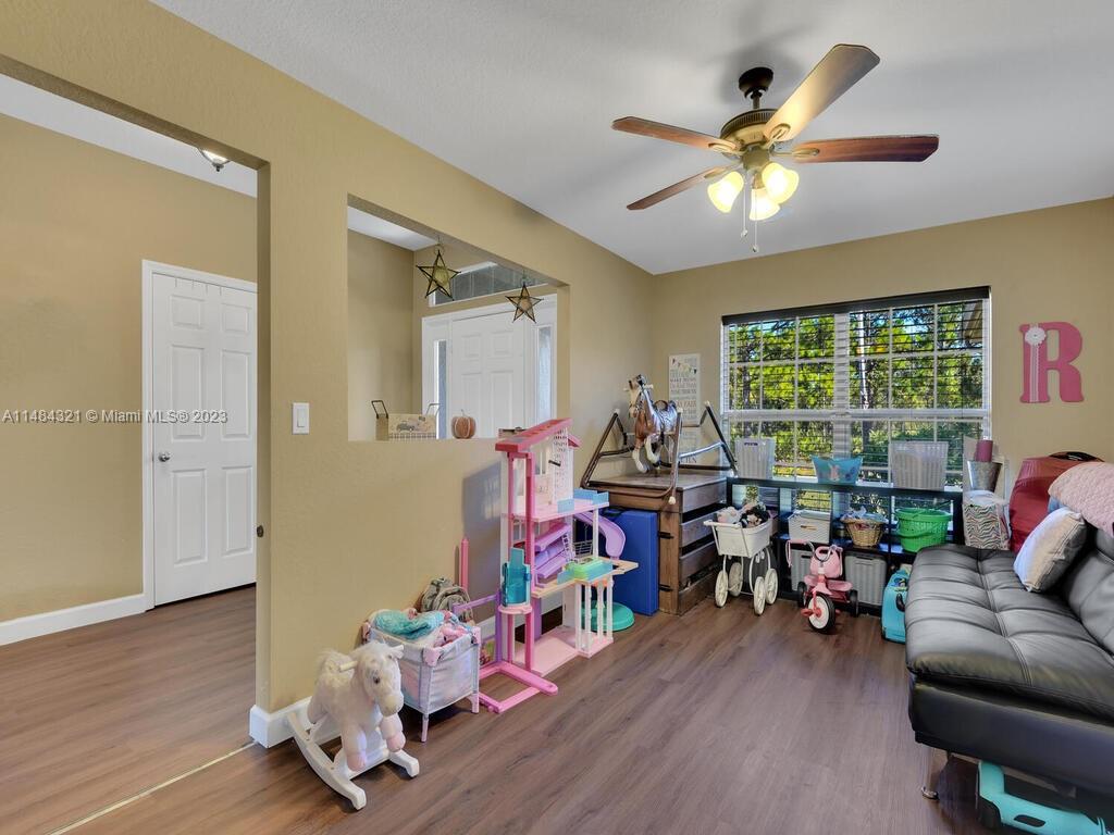 Listing Photo 7