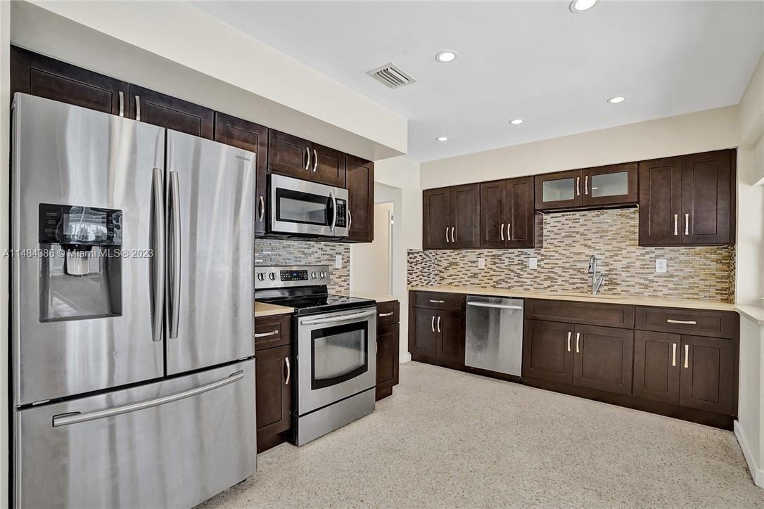 Listing Photo 9