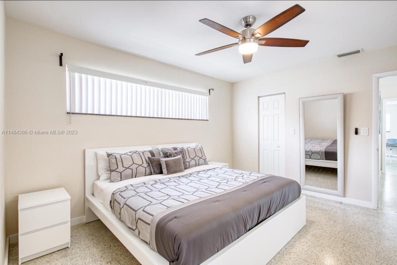 Listing Photo 12